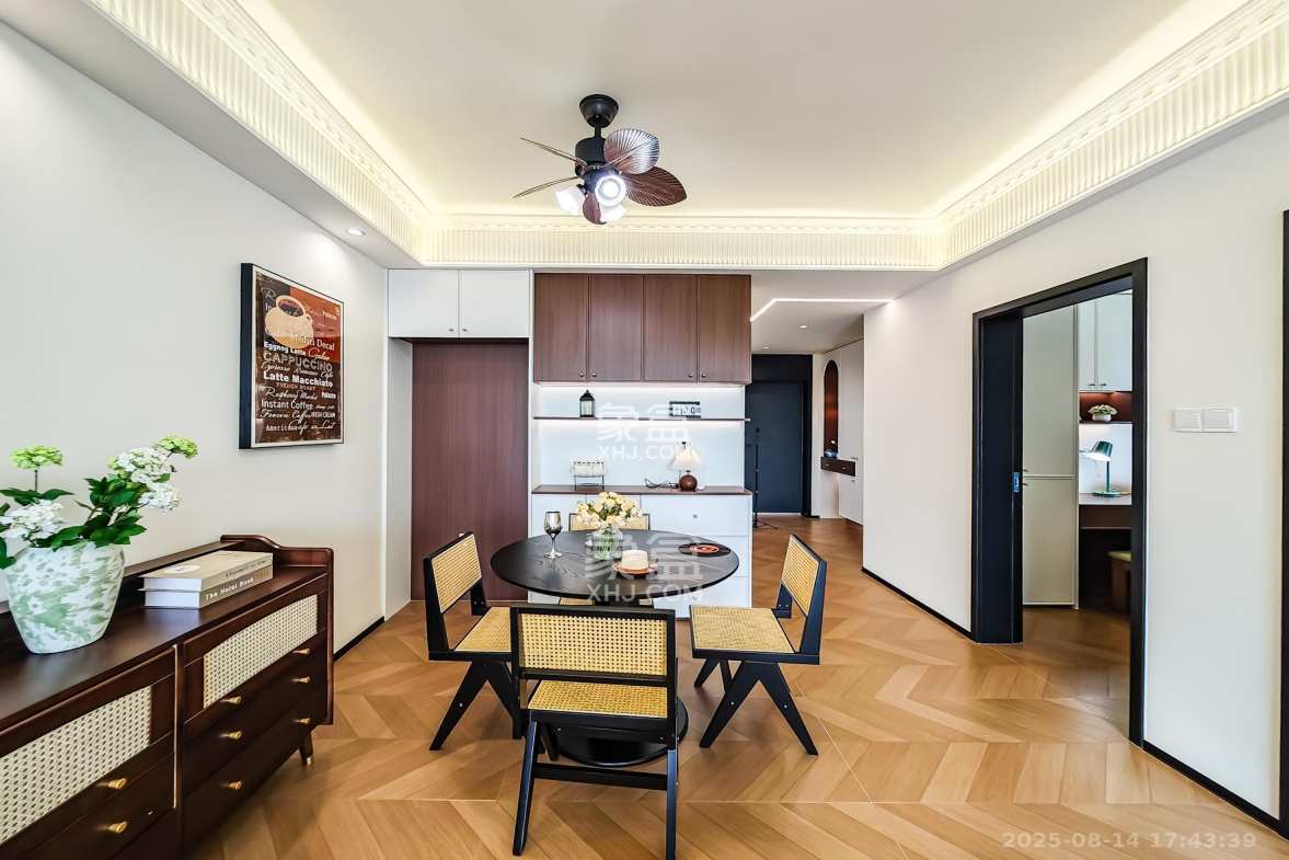 山语城三期 3室2厅1卫 75.8万 山语城三期 3室2厅1卫 75.8万客厅