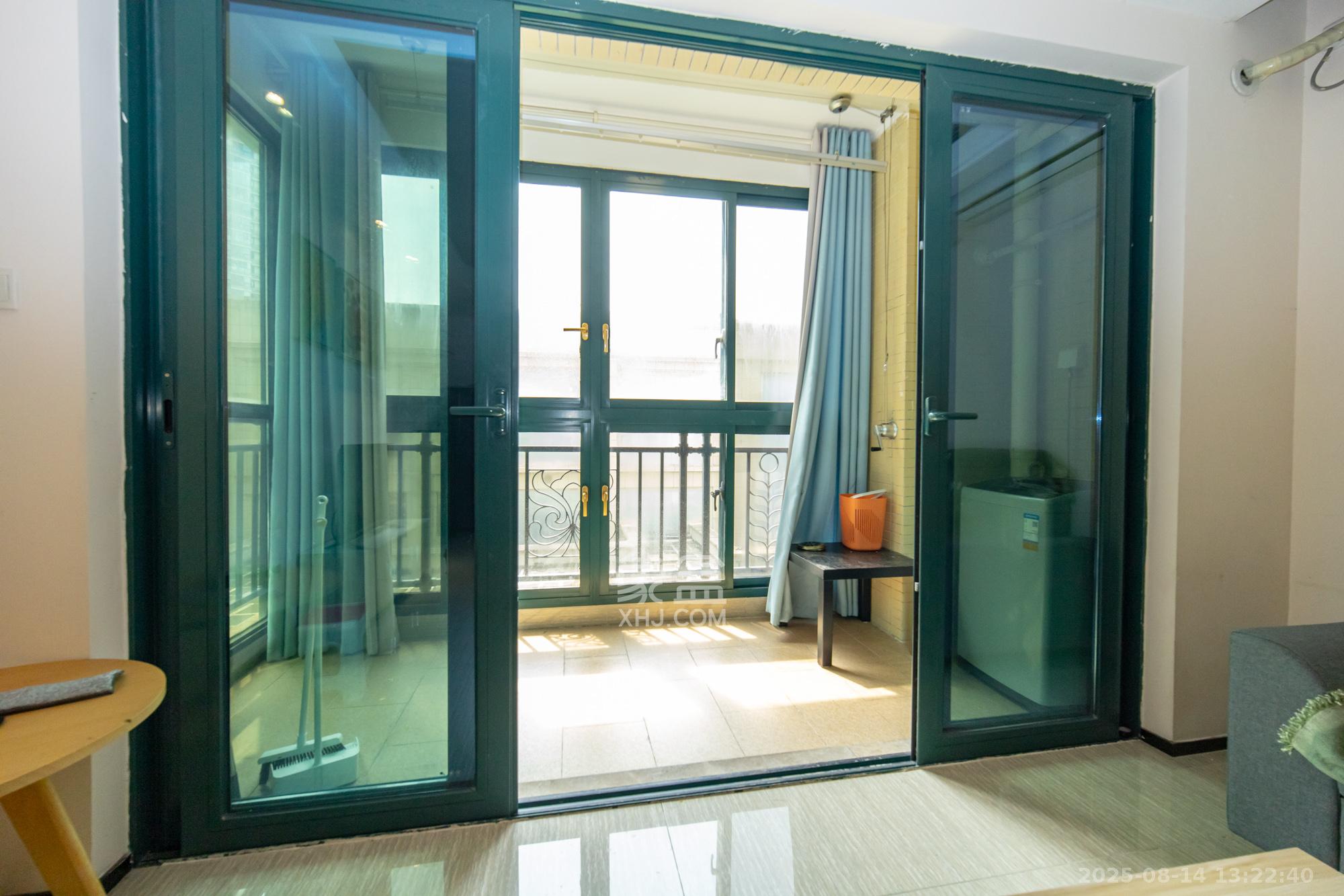 恒大翡翠华庭 1室1厅1卫 28.8万 恒大翡翠华庭 1室1厅1卫 28.8万阳台