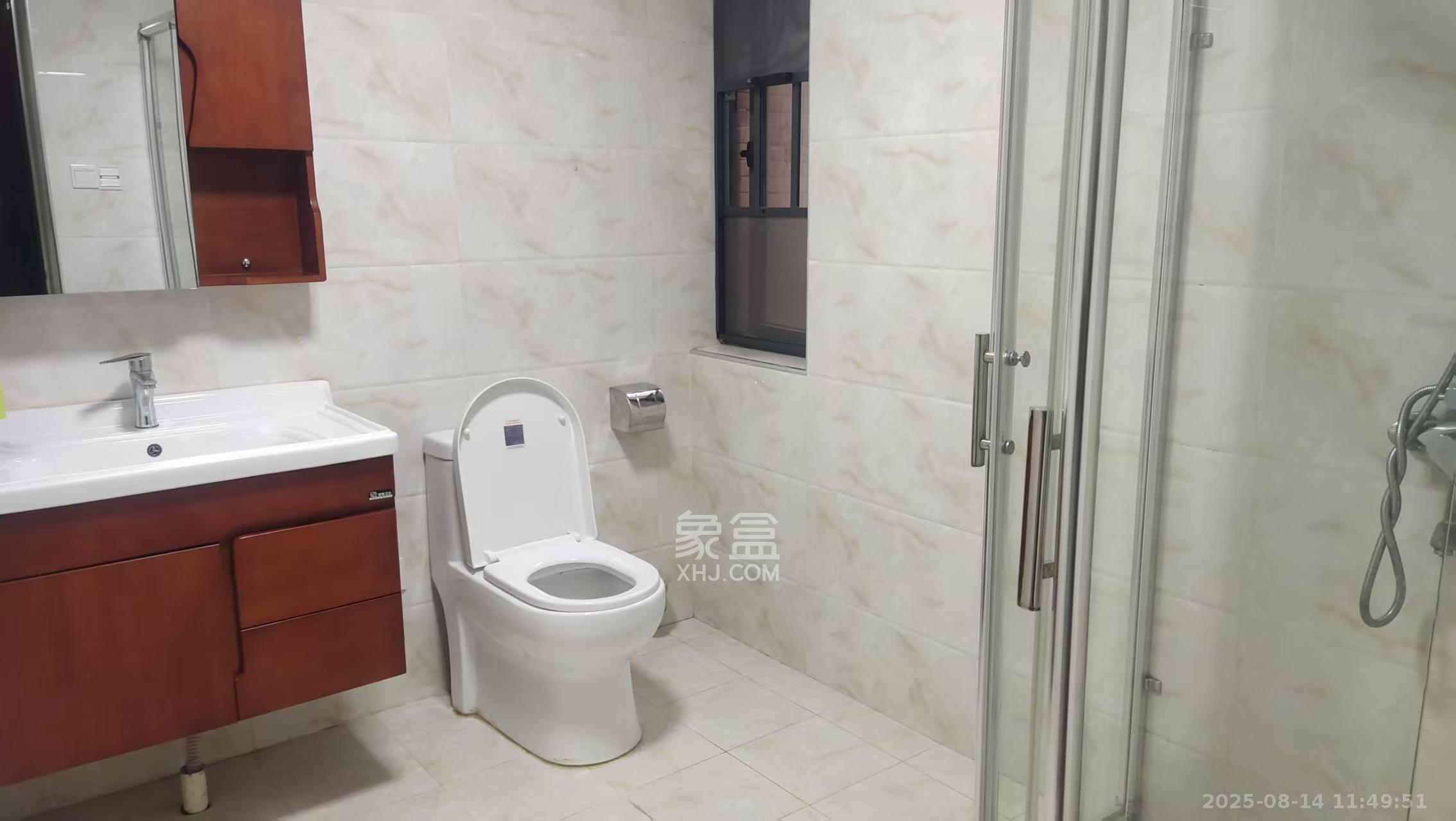 和美星城  4室2厅1卫   3300.00元/月室内图