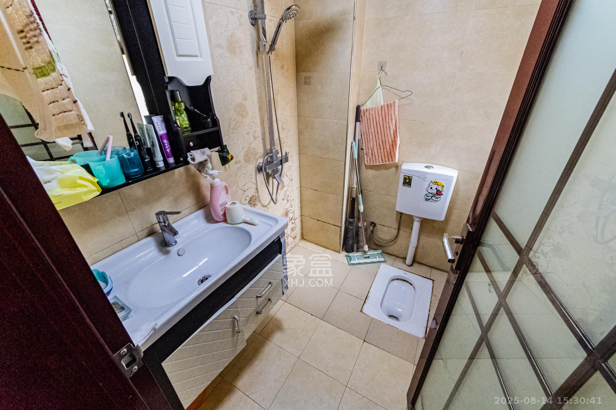 英祥春天 3室2厅2卫 2500.0元/月 英祥春天 3室2厅2卫 2500.0元/月室内图