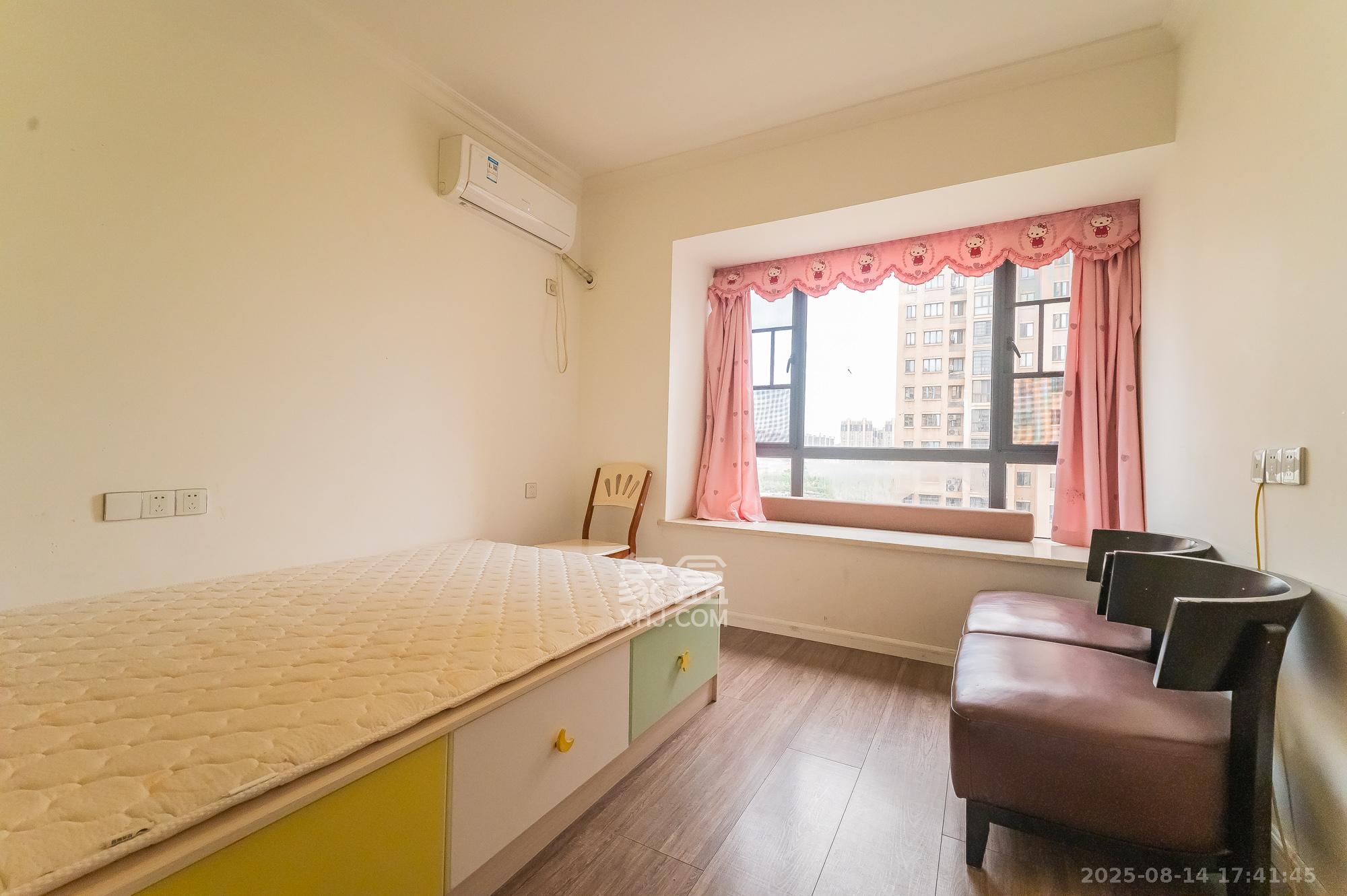 深业睿城 4室2厅1卫 115.0万 深业睿城 4室2厅1卫 115.0万卧室