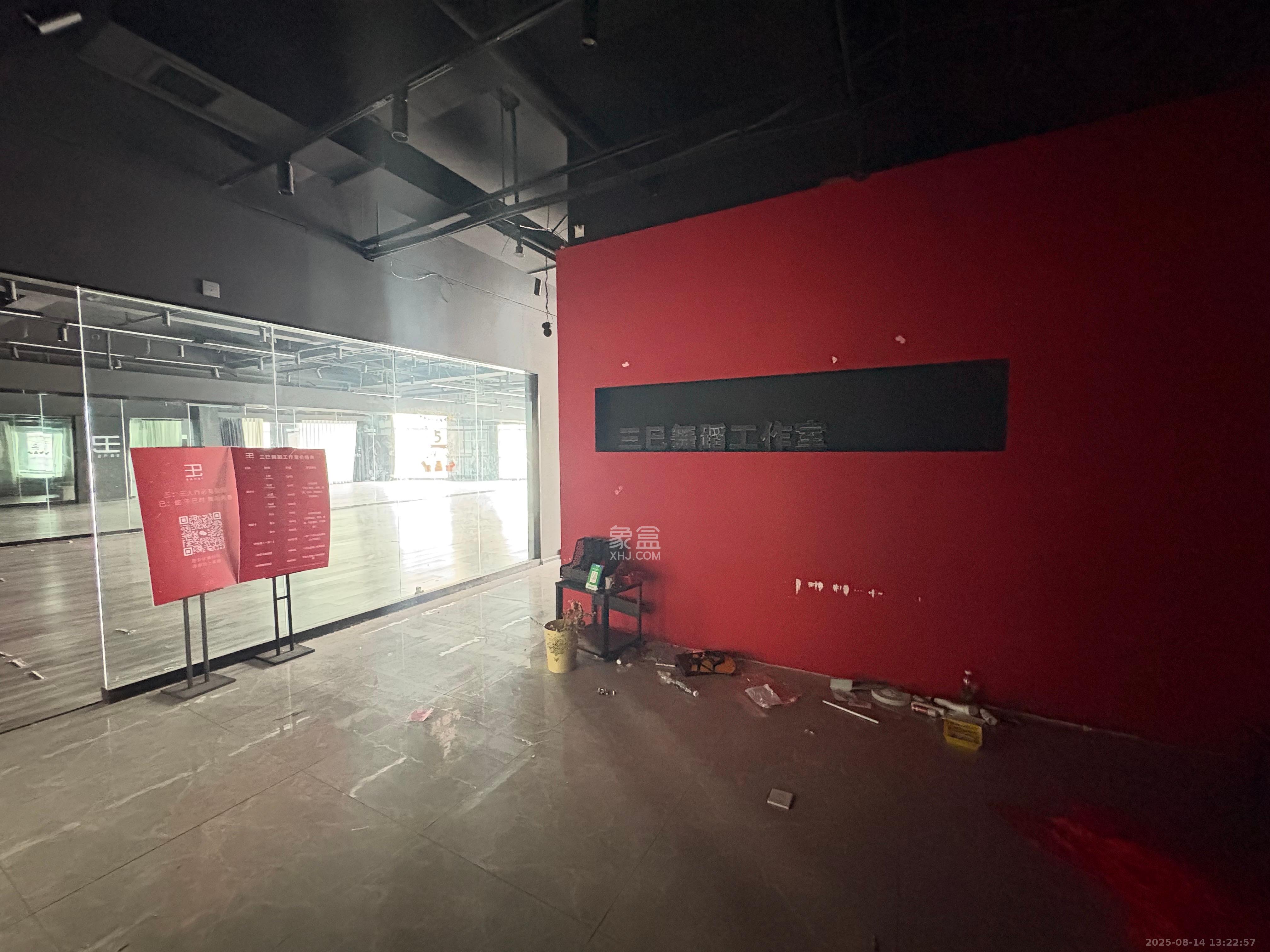 上河国际C区   305.0㎡      12000.0元/月