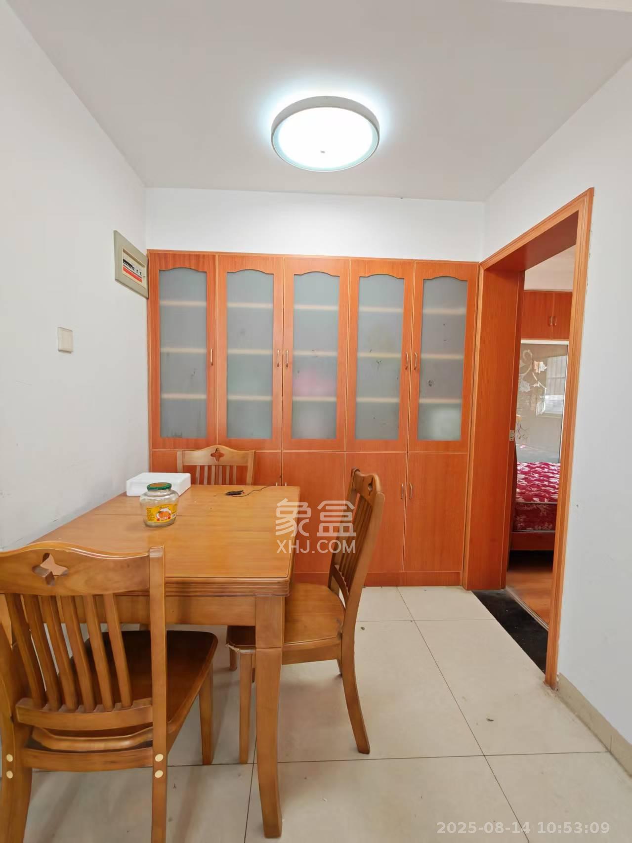 佳美星城  2室2厅1卫    1700.0元/月 佳美星城  2室2厅1卫    1700.0元/月室内图