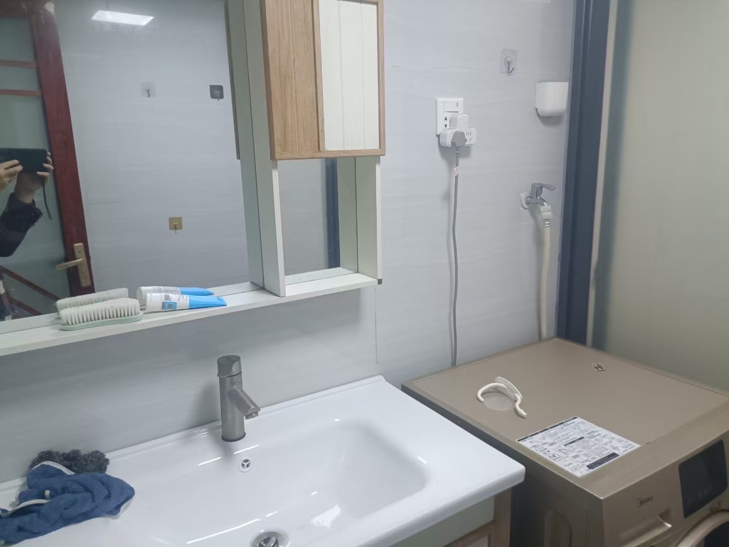 杨岭安置小区  3室2厅1卫   1050.00元/月室内图