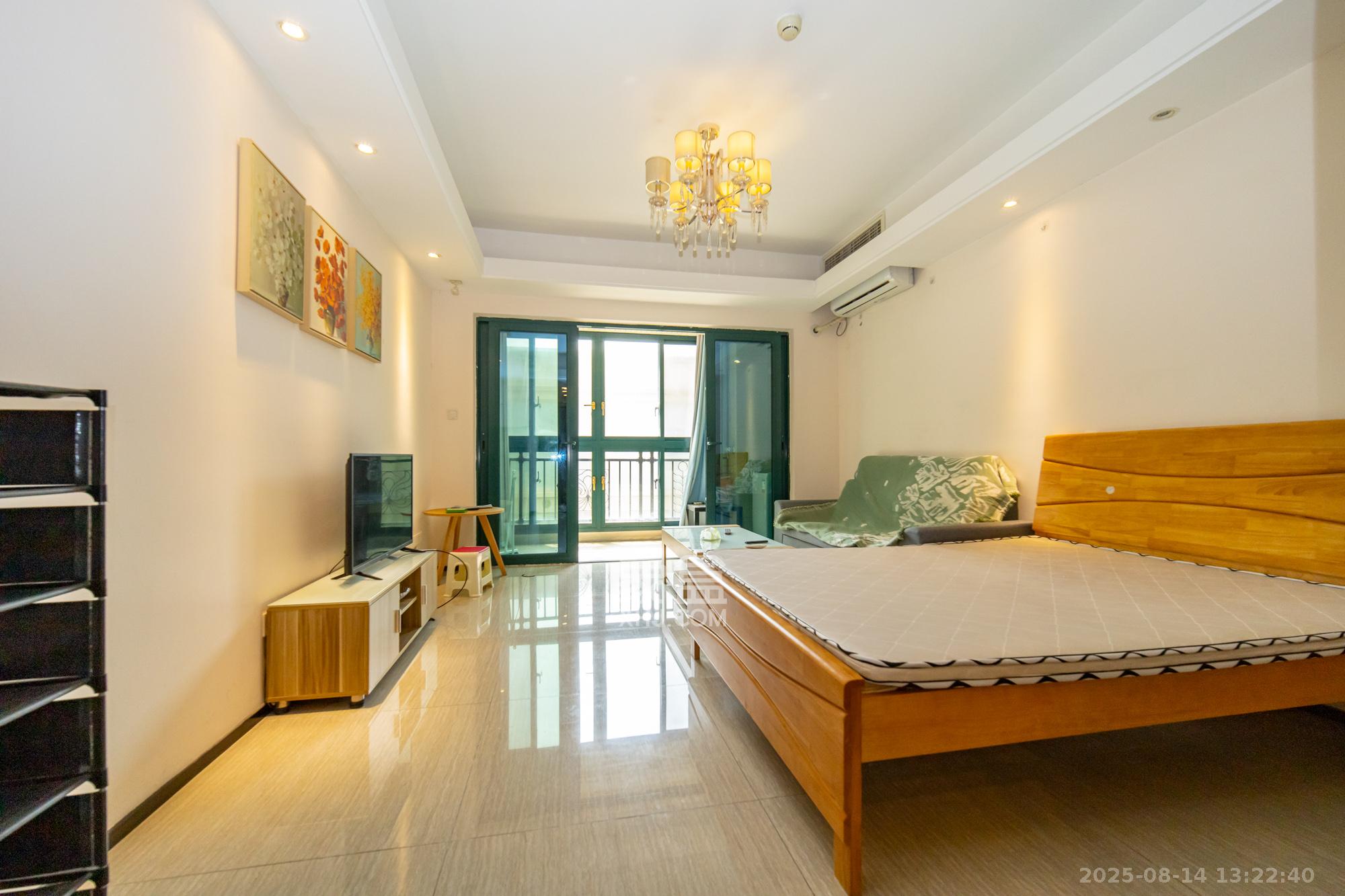 恒大翡翠华庭 1室1厅1卫 28.8万 恒大翡翠华庭 1室1厅1卫 28.8万客厅