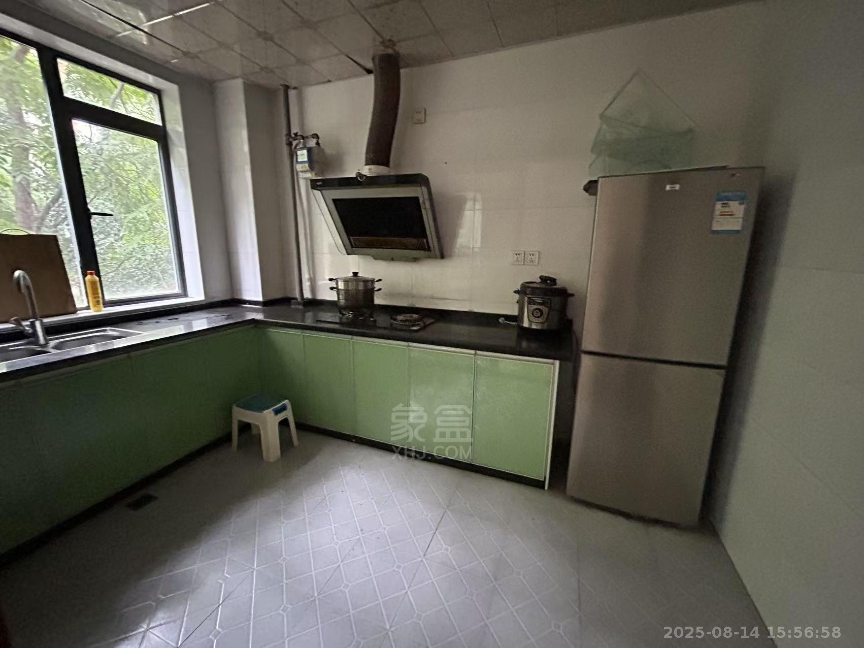 庐山春天二期曼城 3室2厅2卫 1800.0元/月 庐山春天二期曼城 3室2厅2卫 1800.0元/月室内图