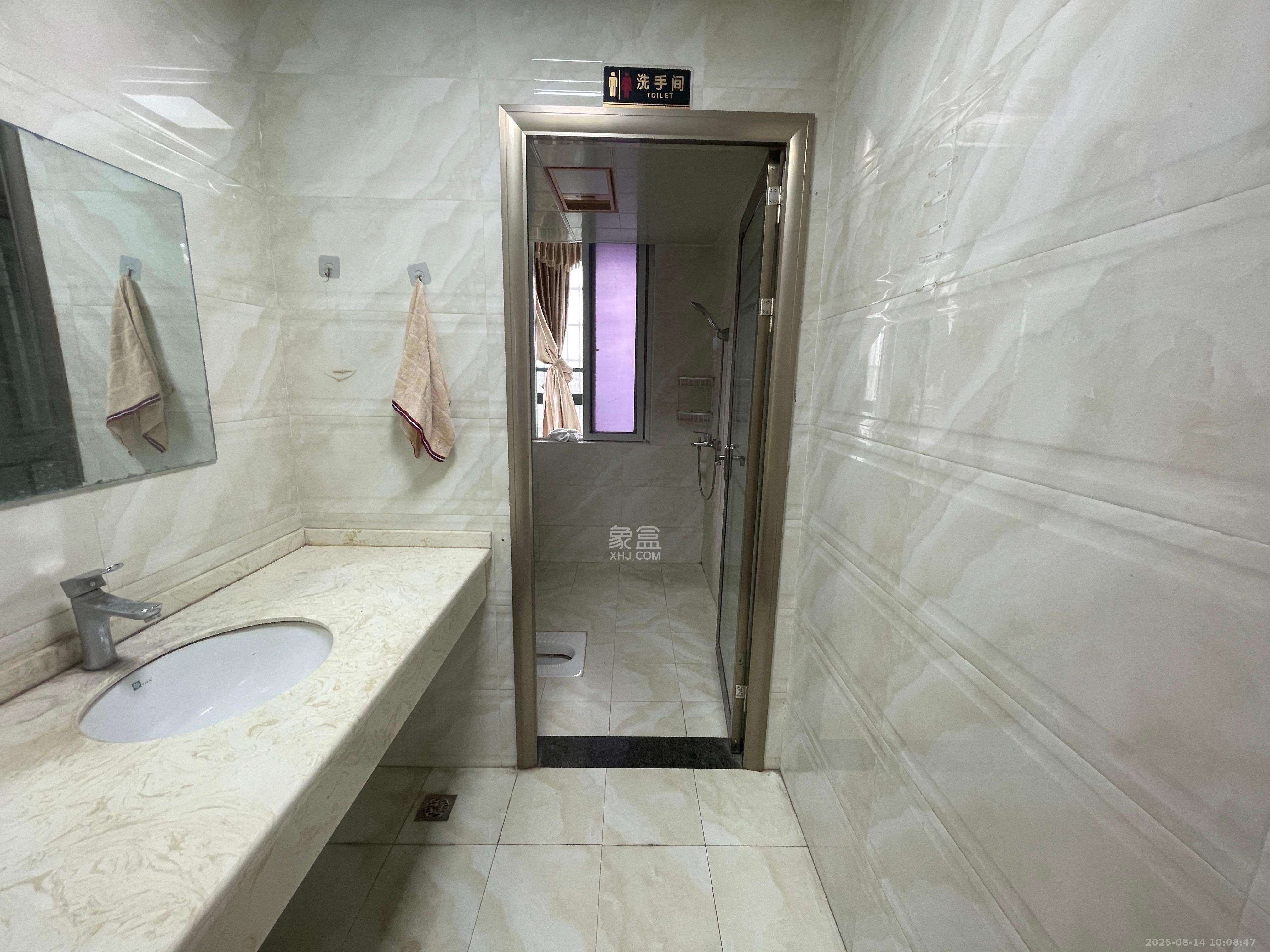 麓景裕园  3室2厅2卫    2600.0元/月 麓景裕园  3室2厅2卫    2600.0元/月室内图