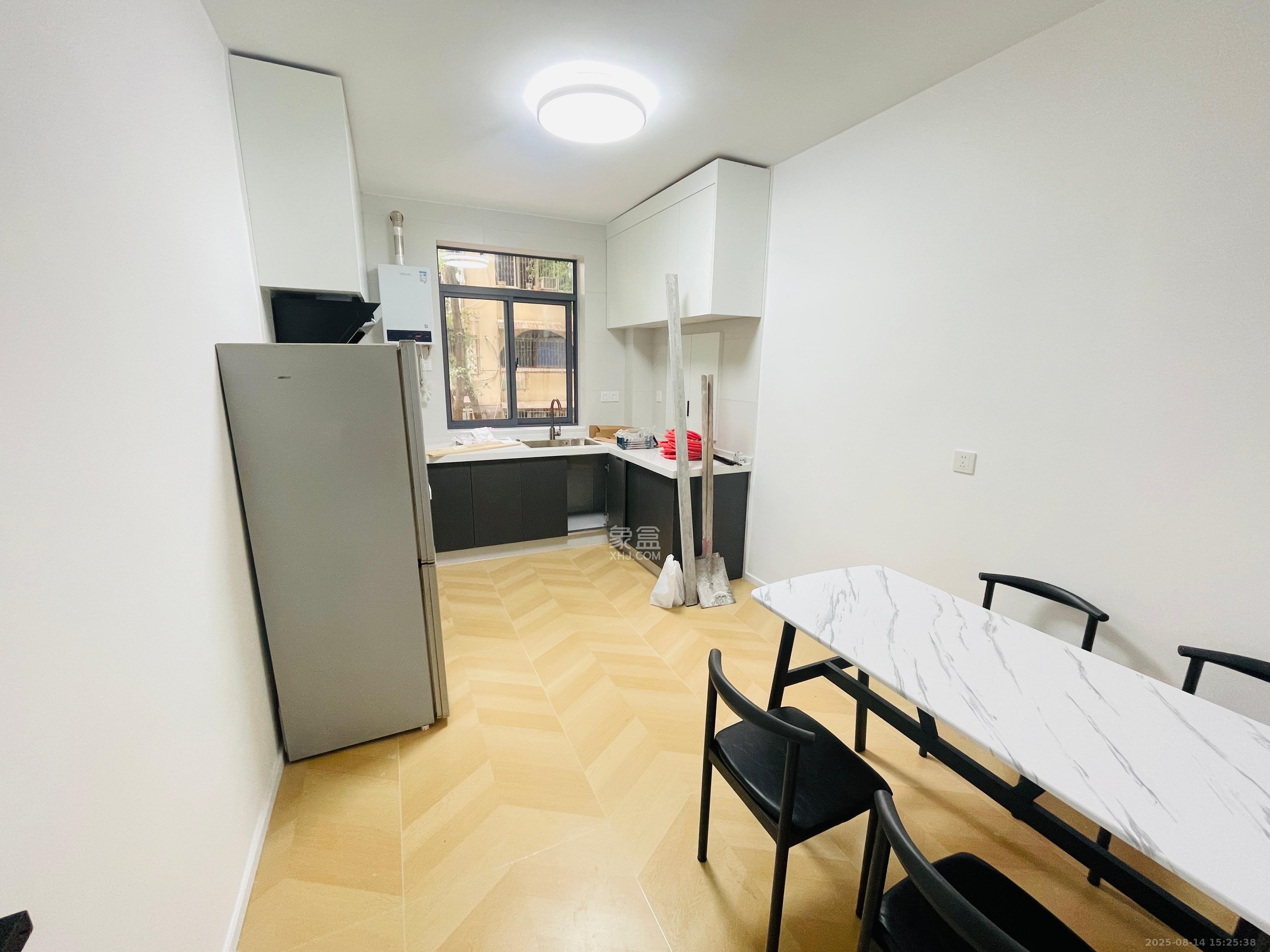 英才园三片 3室2厅1卫 2300.0元/月 英才园三片 3室2厅1卫 2300.0元/月室内图