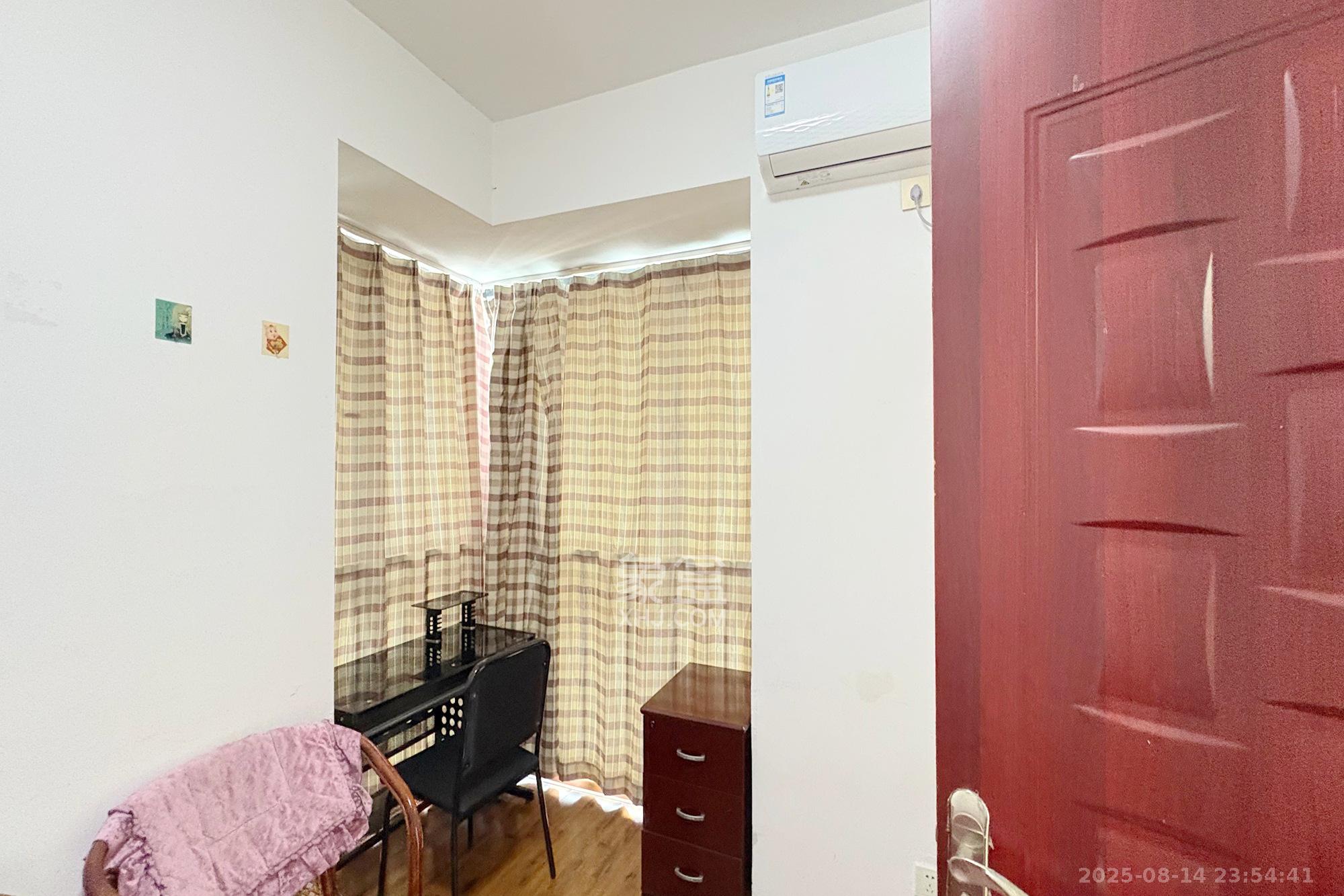 凯通国际城(凯通朝庭)  2室1厅1卫    90.0万 凯通国际城(凯通朝庭)  2室1厅1卫    90.0万卧室