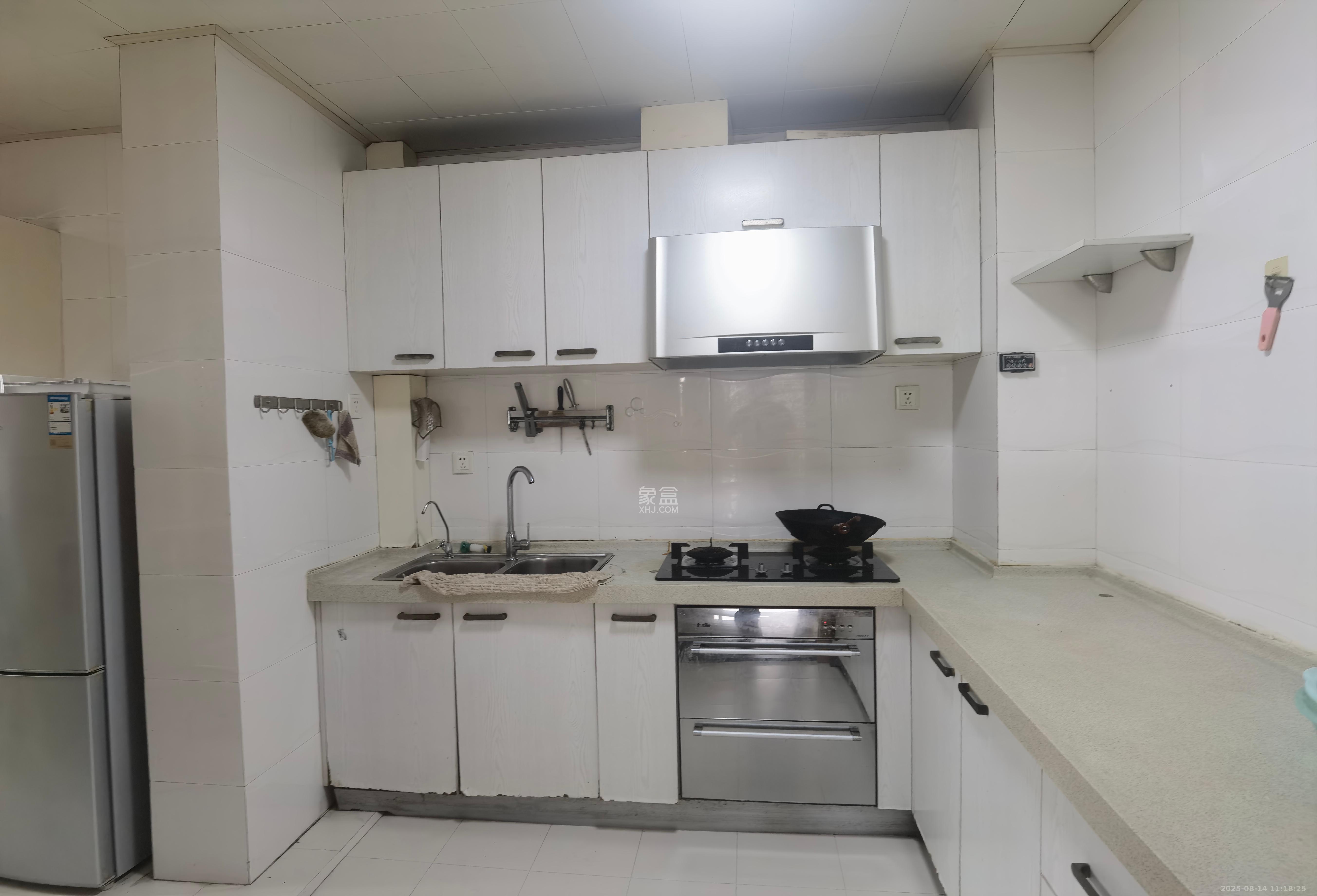 左岸春天 3室2厅2卫 2400.0元/月 左岸春天 3室2厅2卫 2400.0元/月室内图