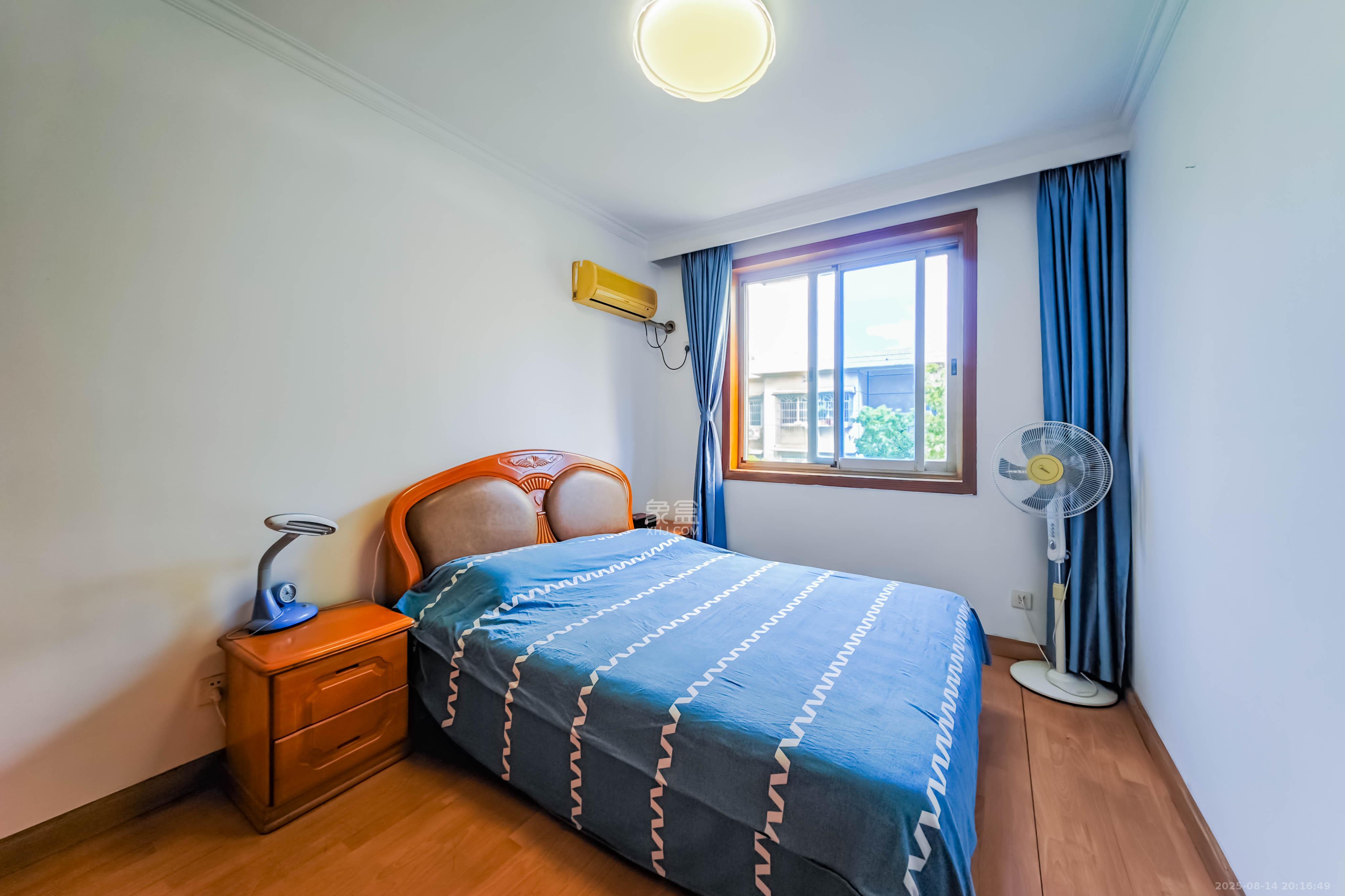 雨花区教师村 3室2厅1卫 56.0万 雨花区教师村 3室2厅1卫 56.0万卧室