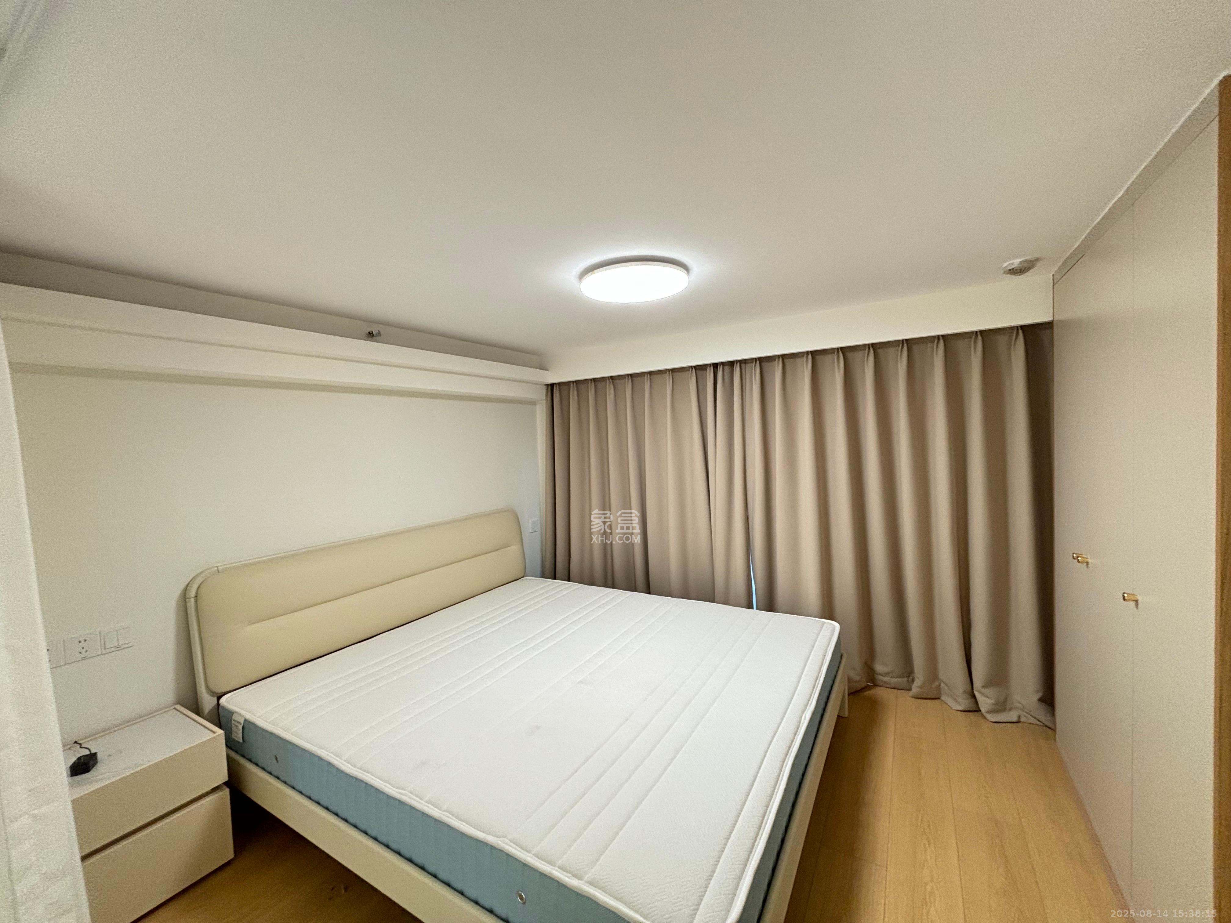 卓越中寰 2室1厅1卫 2600.0元/月 卓越中寰 2室1厅1卫 2600.0元/月室内图