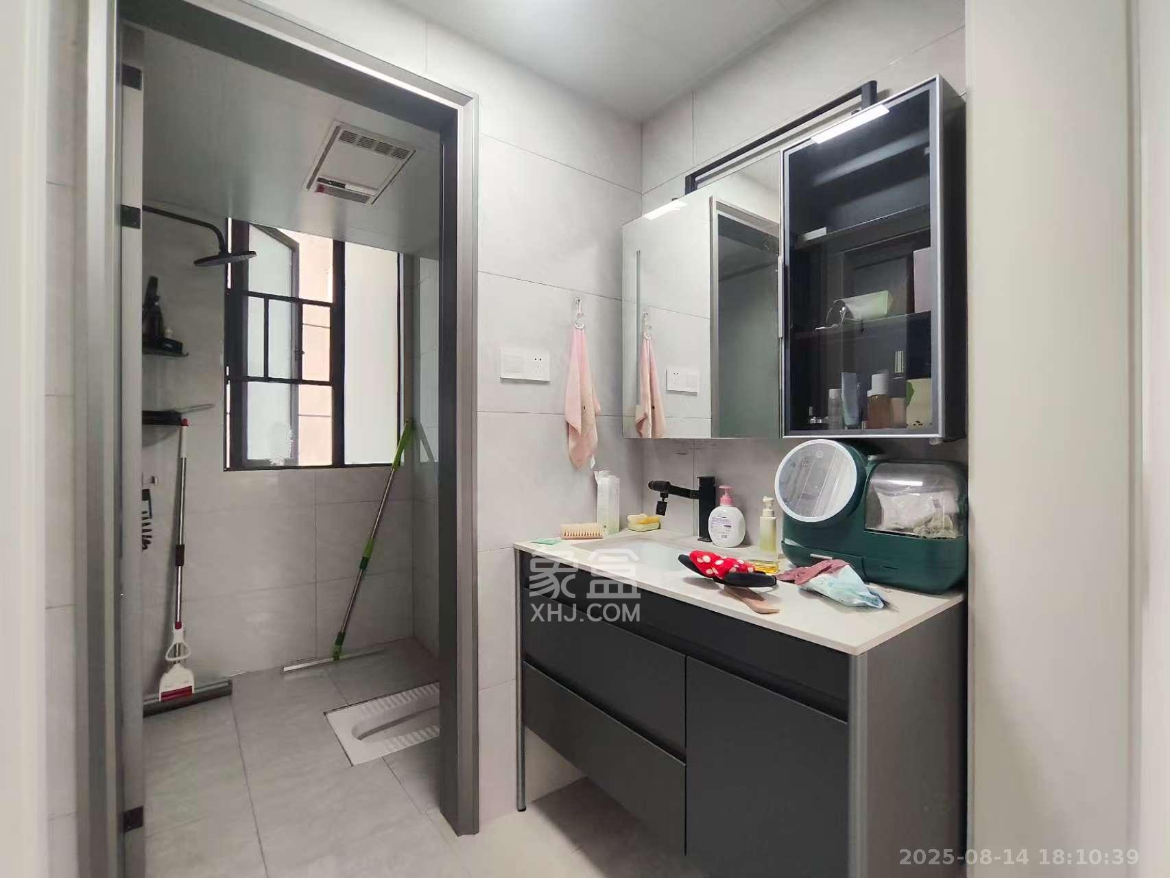 润和滨江广场(润和中央广场)  4室2厅2卫    3200.0元/月 润和滨江广场(润和中央广场)  4室2厅2卫    3200.0元/月室内图