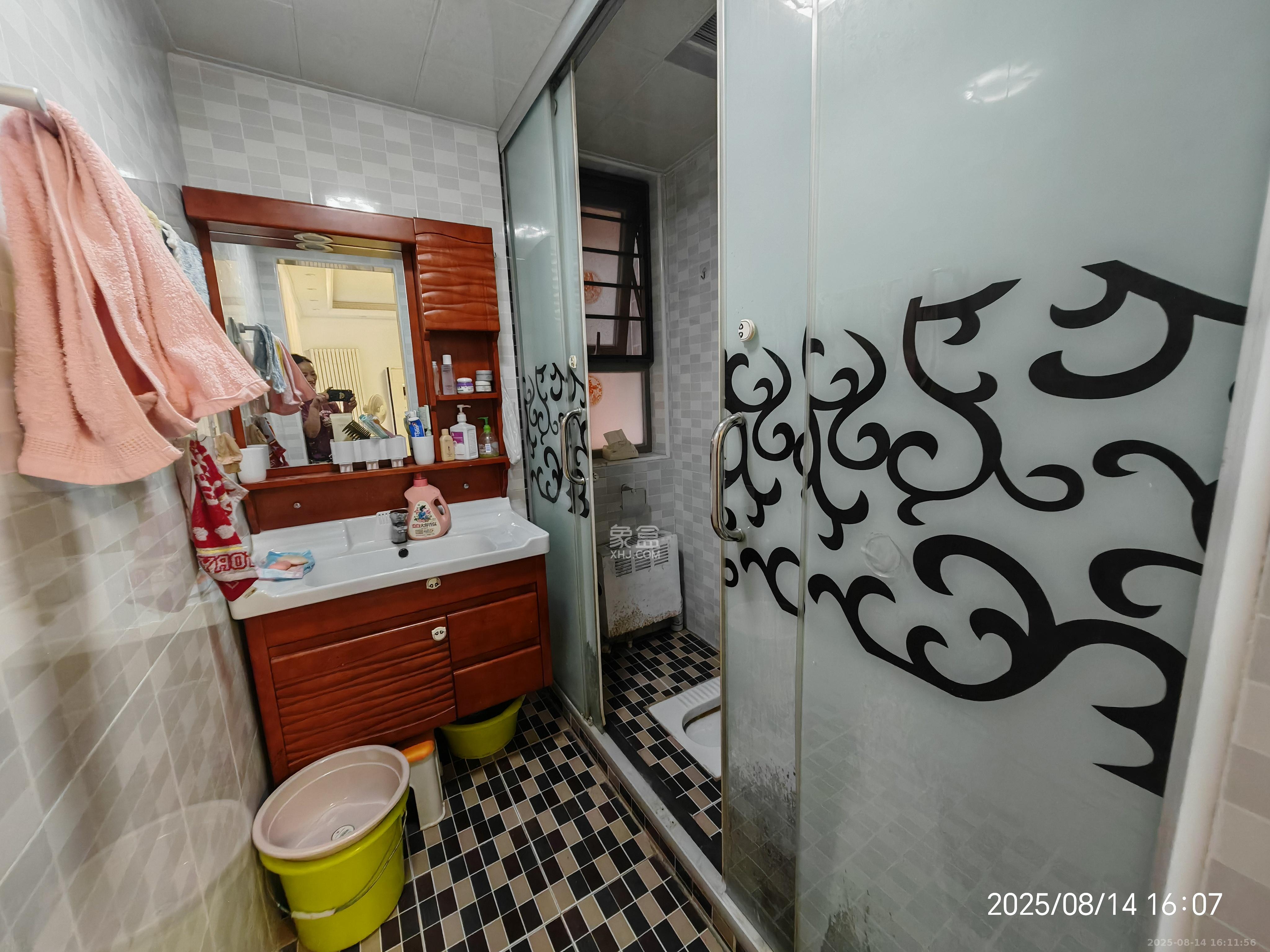 怡海星城 2室2厅1卫 1600.0元/月 怡海星城 2室2厅1卫 1600.0元/月室内图