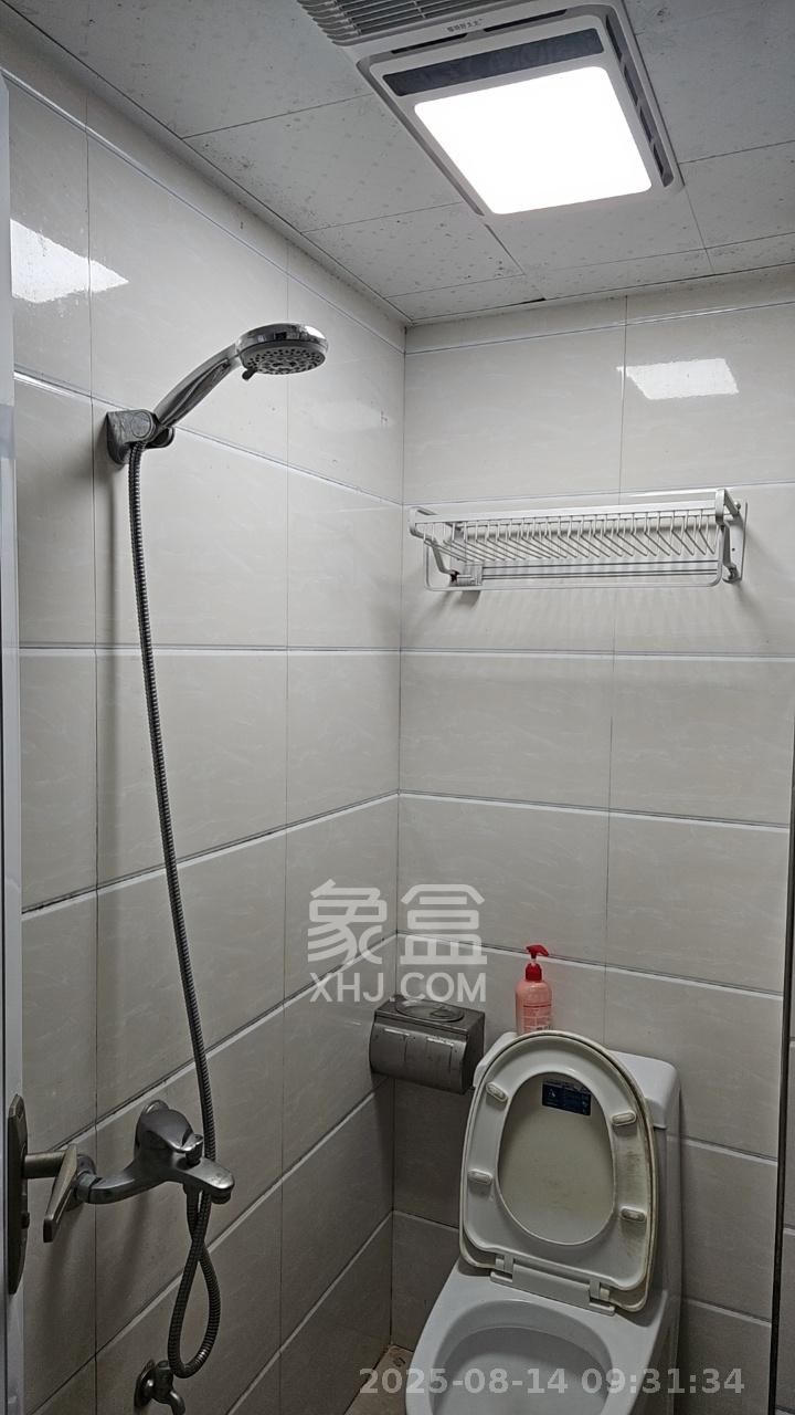 东方航标  1室1厅1卫   1400.00元/月室内图