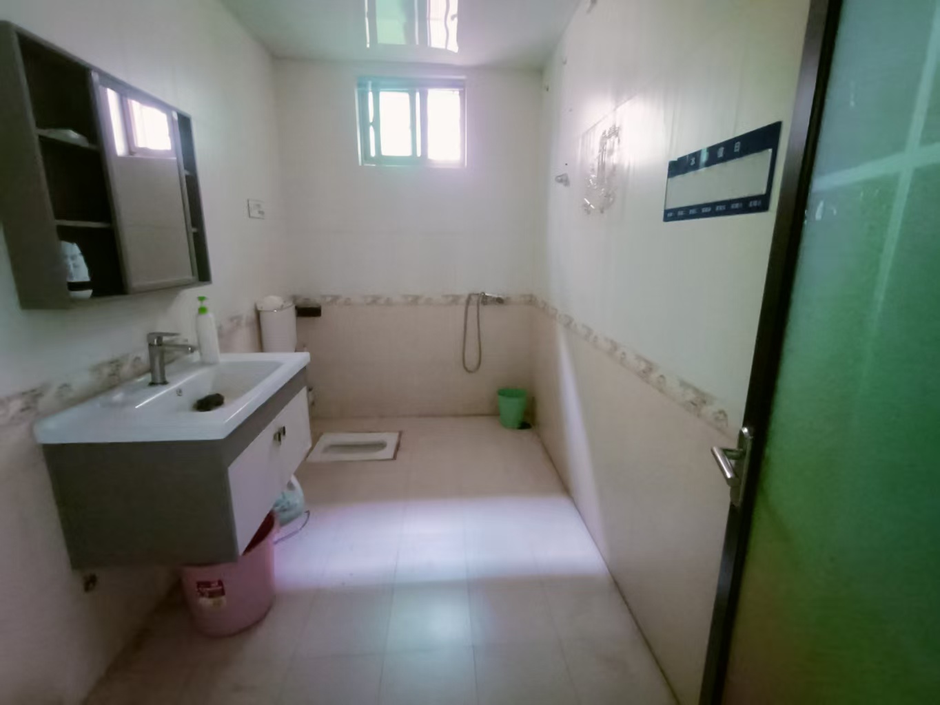 华汇别墅小区 7室2厅2卫 9000.0元/月 华汇别墅小区 7室2厅2卫 9000.0元/月室内图