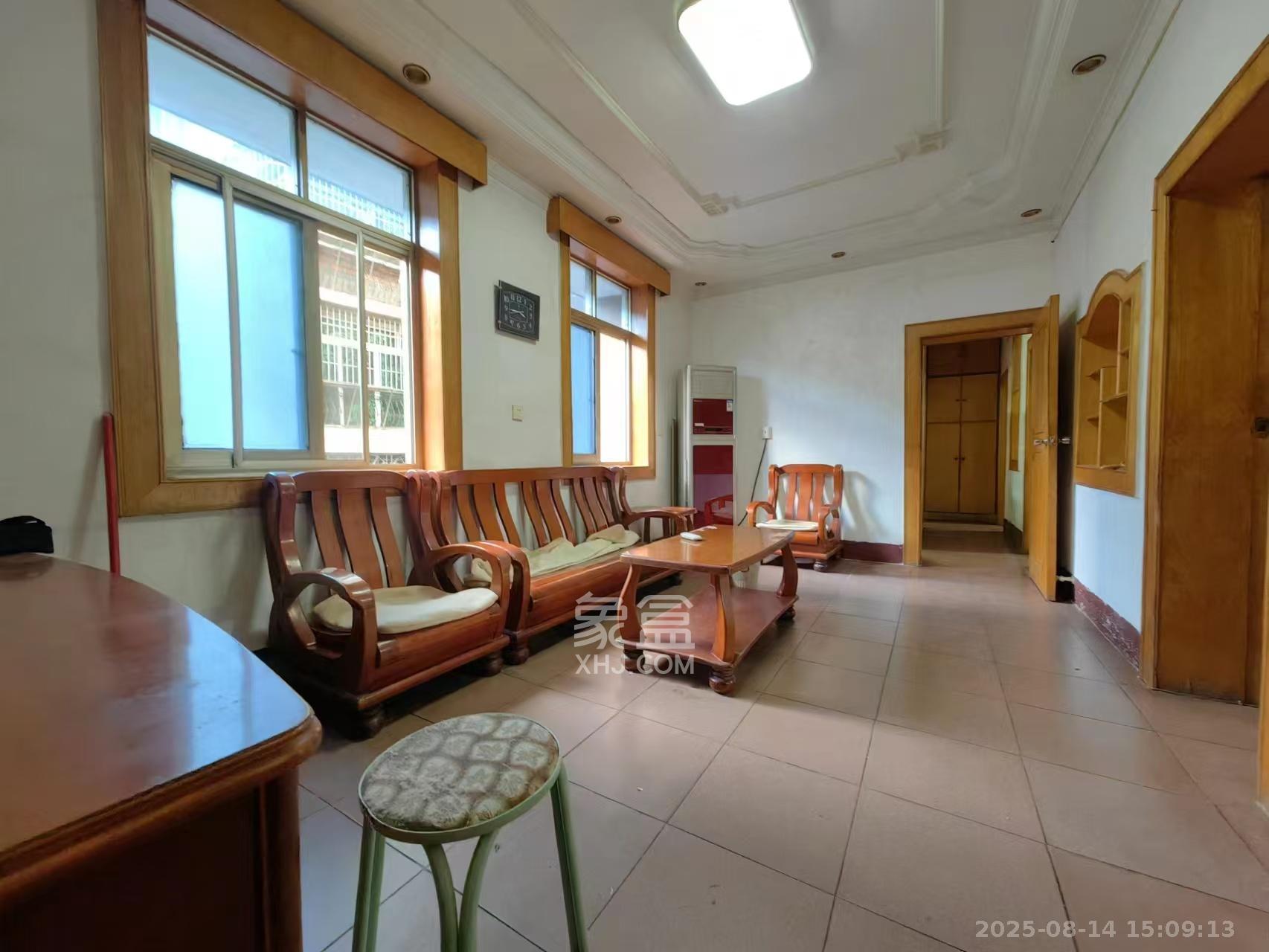 省水院宿舍  3室2厅1卫    2000.0元/月室内图