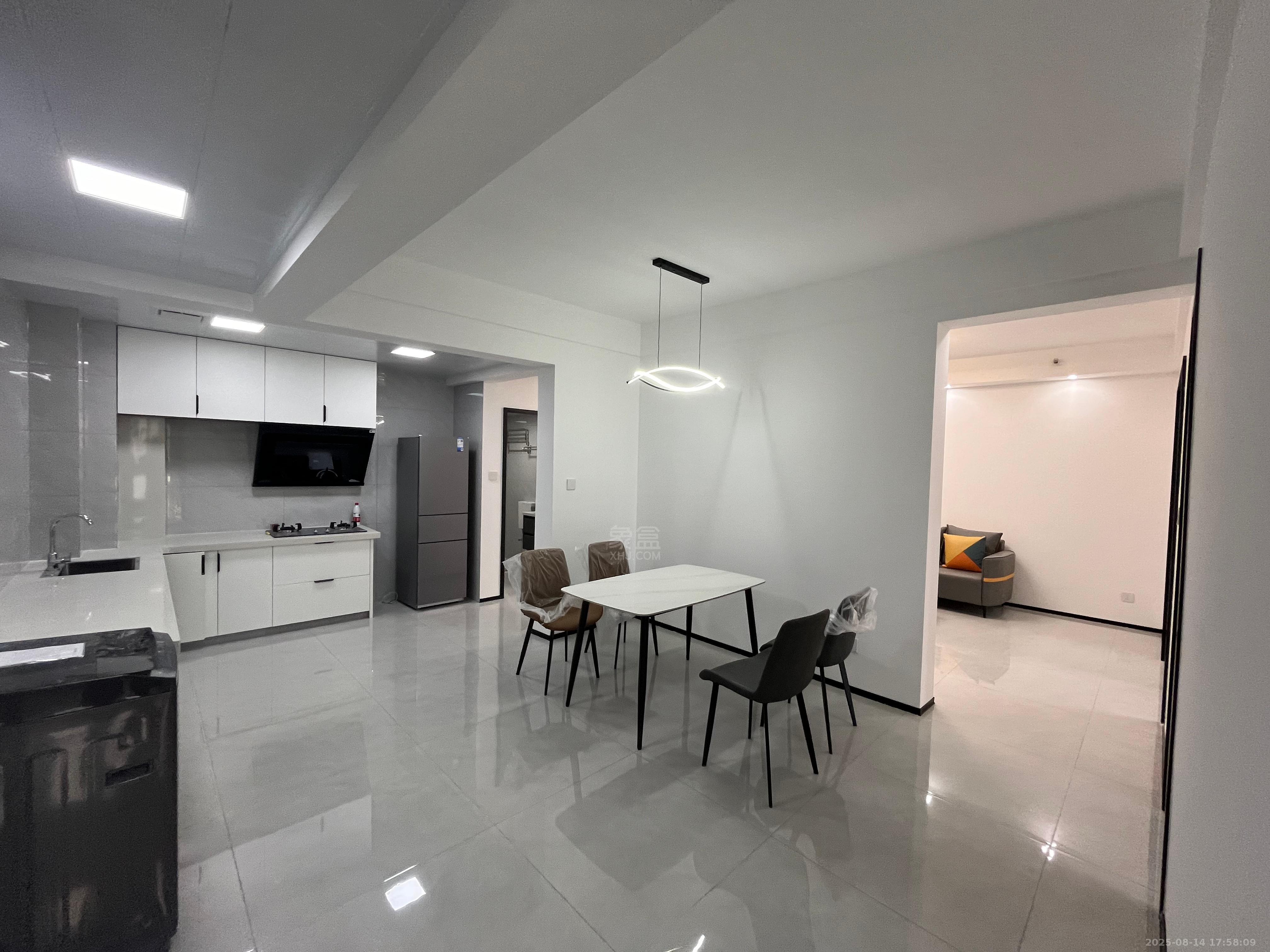 华晨神农湾 2室2厅1卫 2200.0元/月 华晨神农湾 2室2厅1卫 2200.0元/月室内图