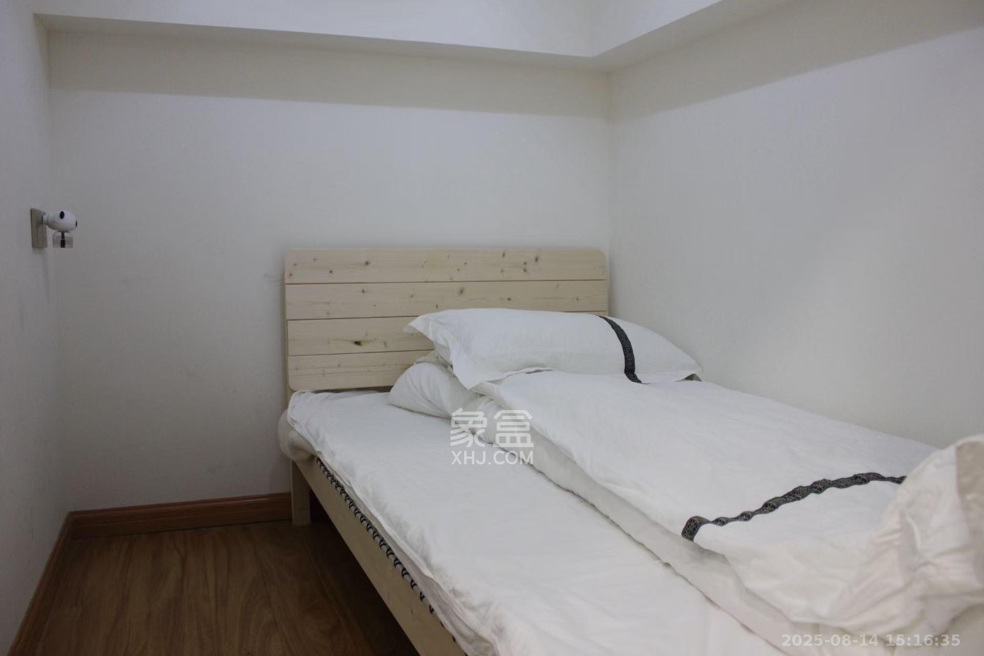 天元涉外景园B区  2室1厅1卫    1700.0元/月室内图