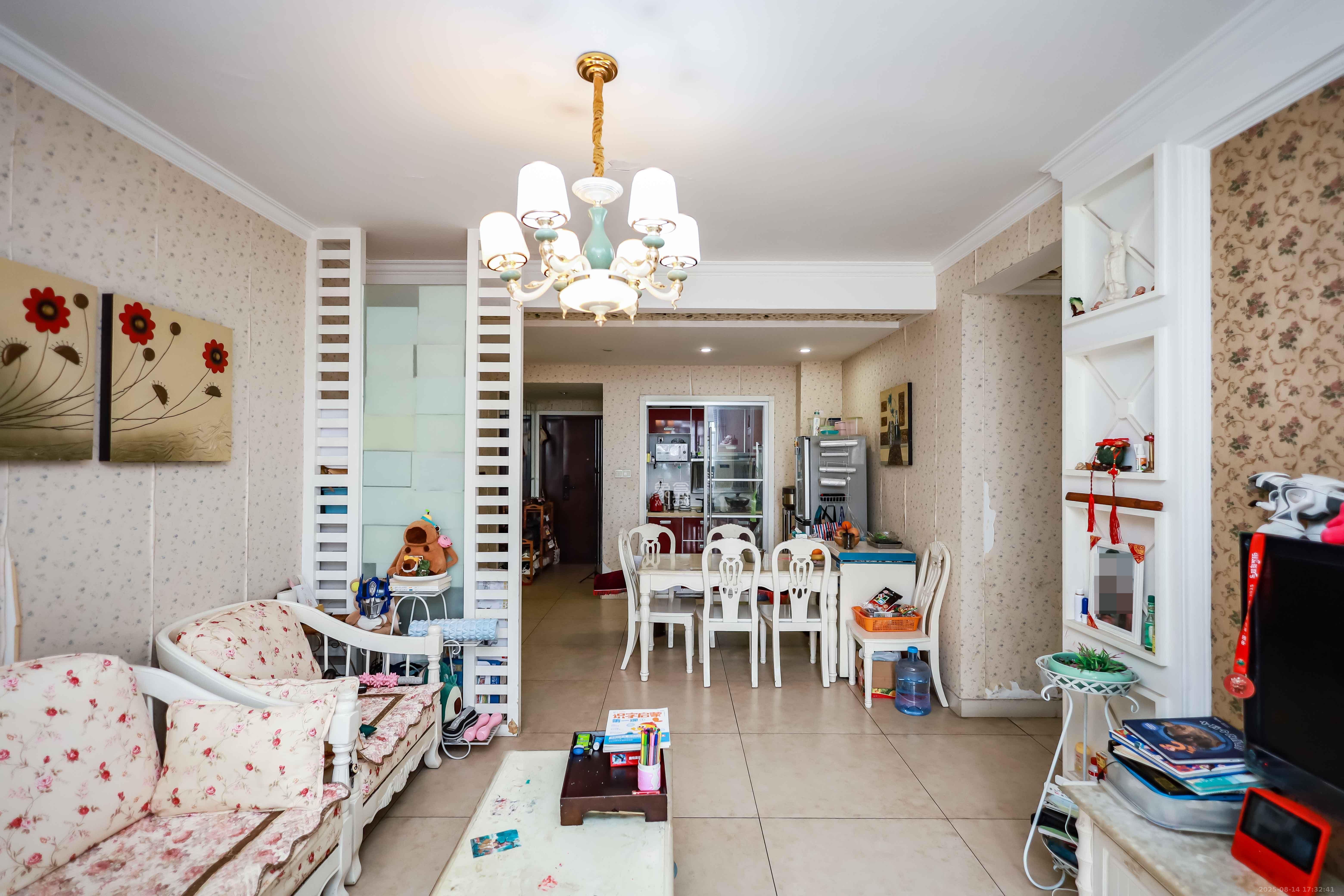 莱茵城  3室2厅1卫    2300.0元/月 莱茵城  3室2厅1卫    2300.0元/月室内图