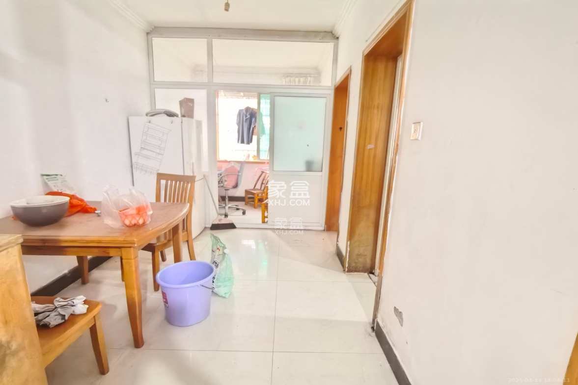 中南汽车世界 2室2厅1卫 1200.0元/月 中南汽车世界 2室2厅1卫 1200.0元/月室内图