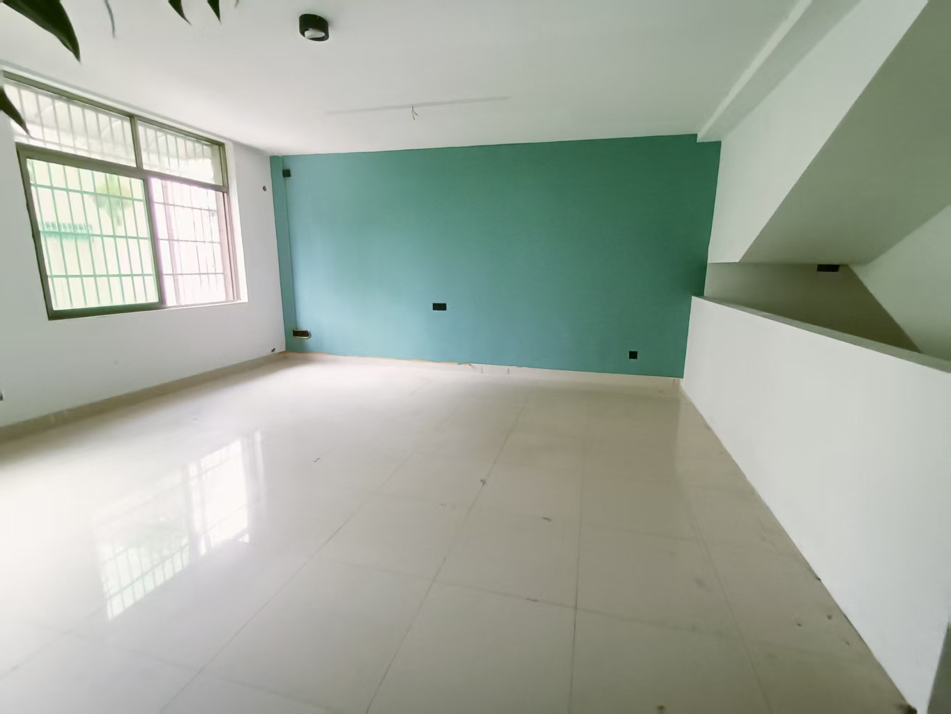 华汇别墅小区 7室2厅2卫 9000.0元/月 华汇别墅小区 7室2厅2卫 9000.0元/月室内图