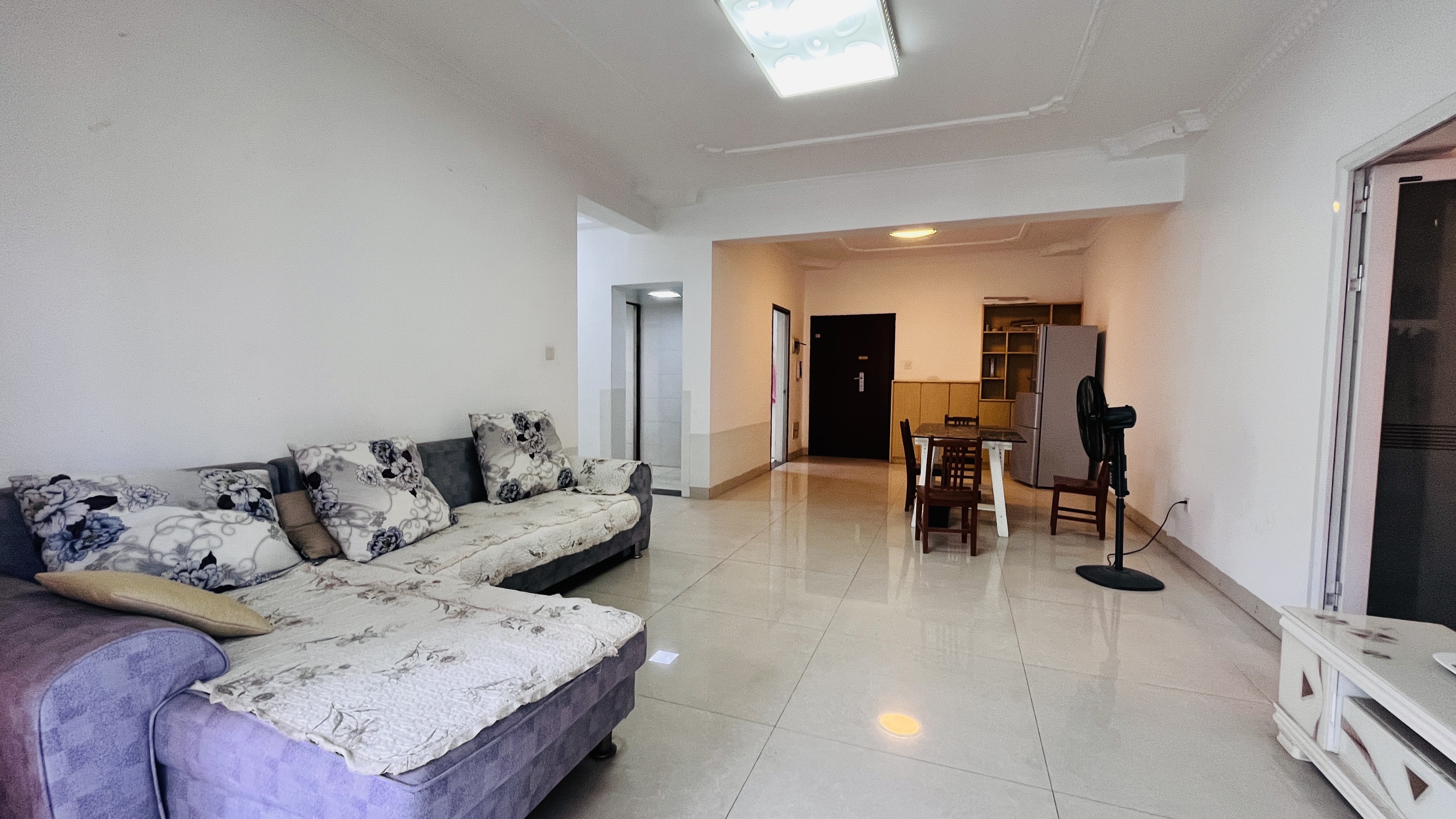 世纪嘉苑 3室2厅1卫 2000.0元/月 世纪嘉苑 3室2厅1卫 2000.0元/月室内图