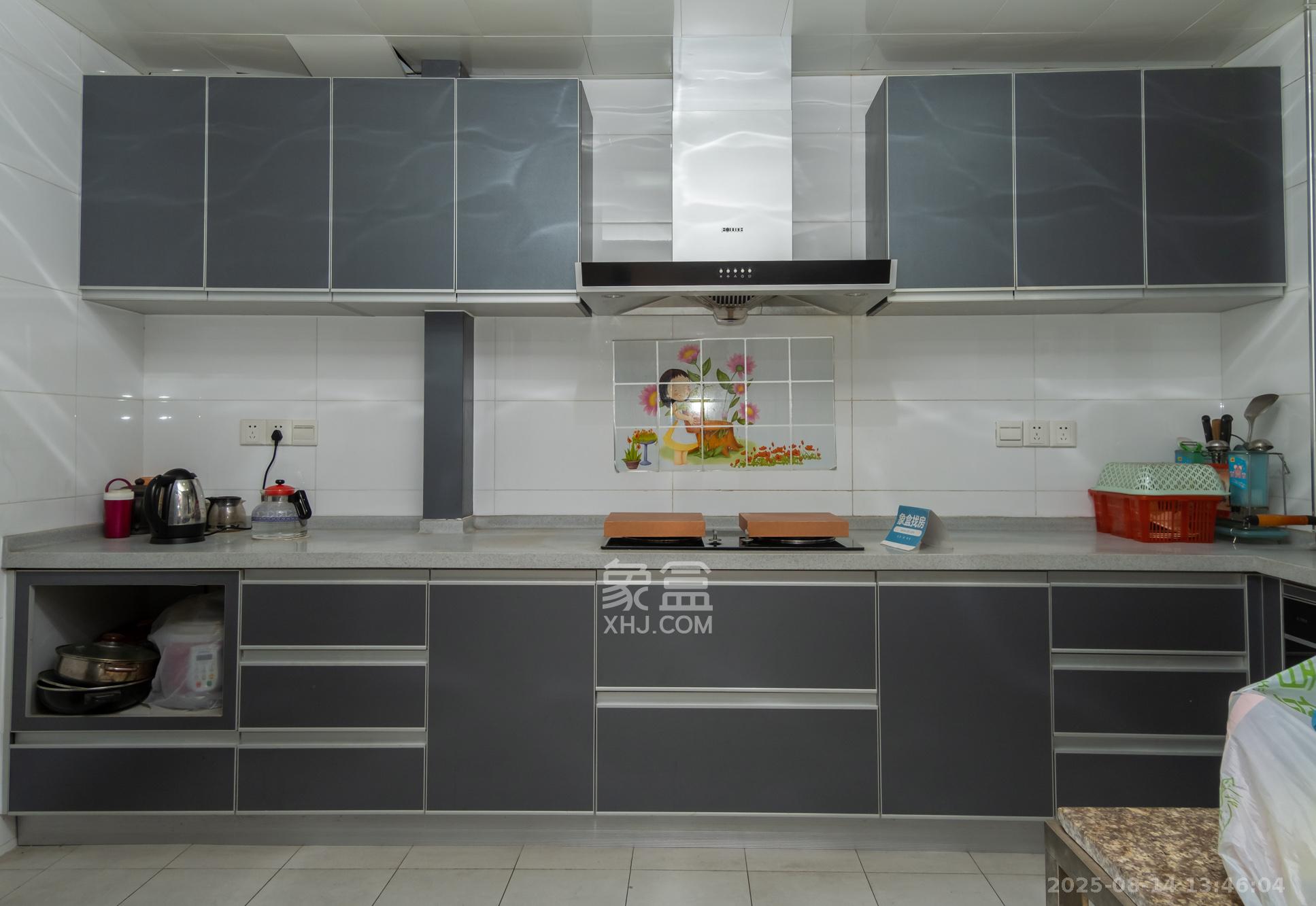 长丰星城 5室2厅1卫 145.0万 长丰星城 5室2厅1卫 145.0万厨房