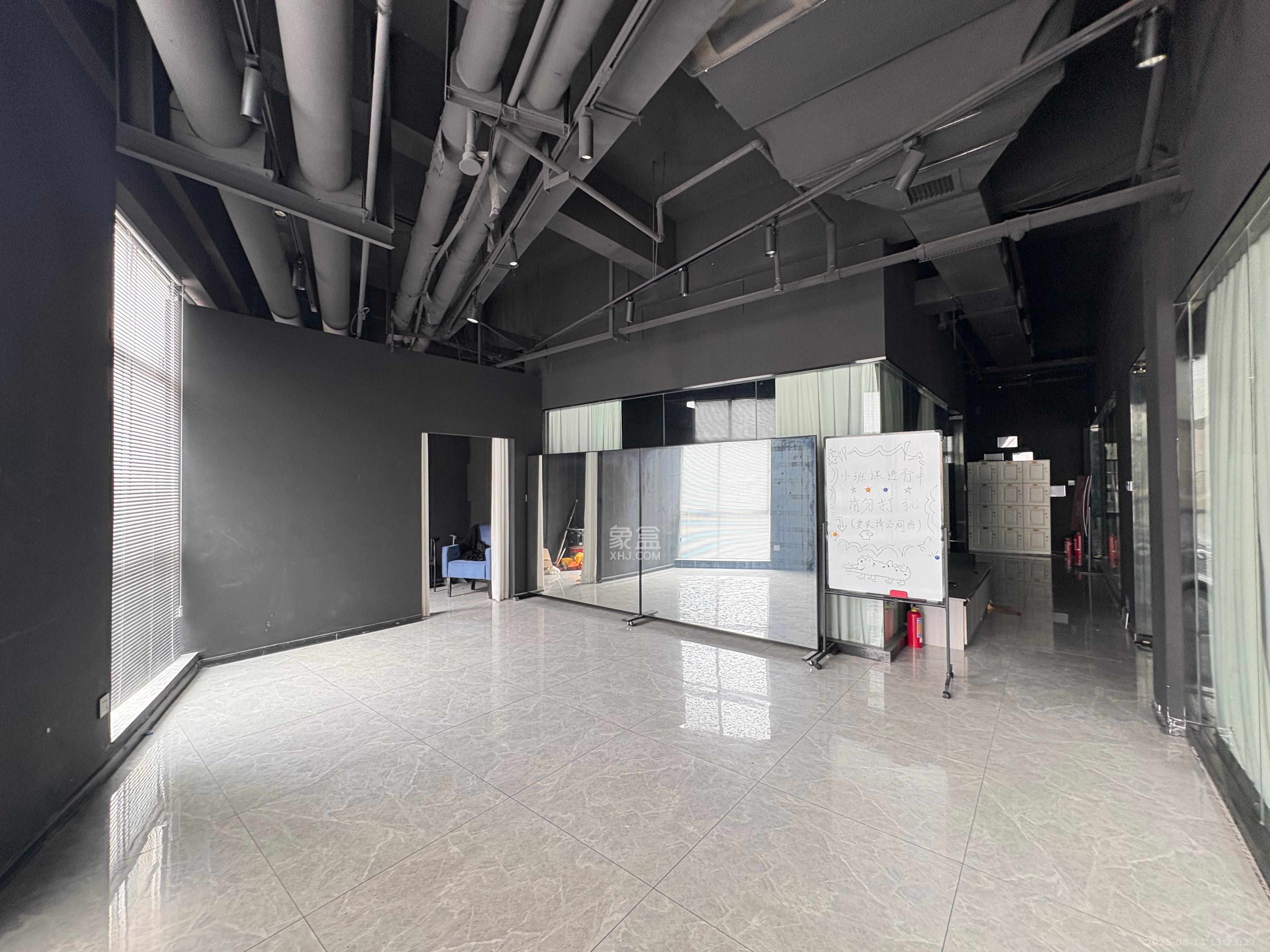 上河国际C区   305.0㎡      12000.0元/月室内图