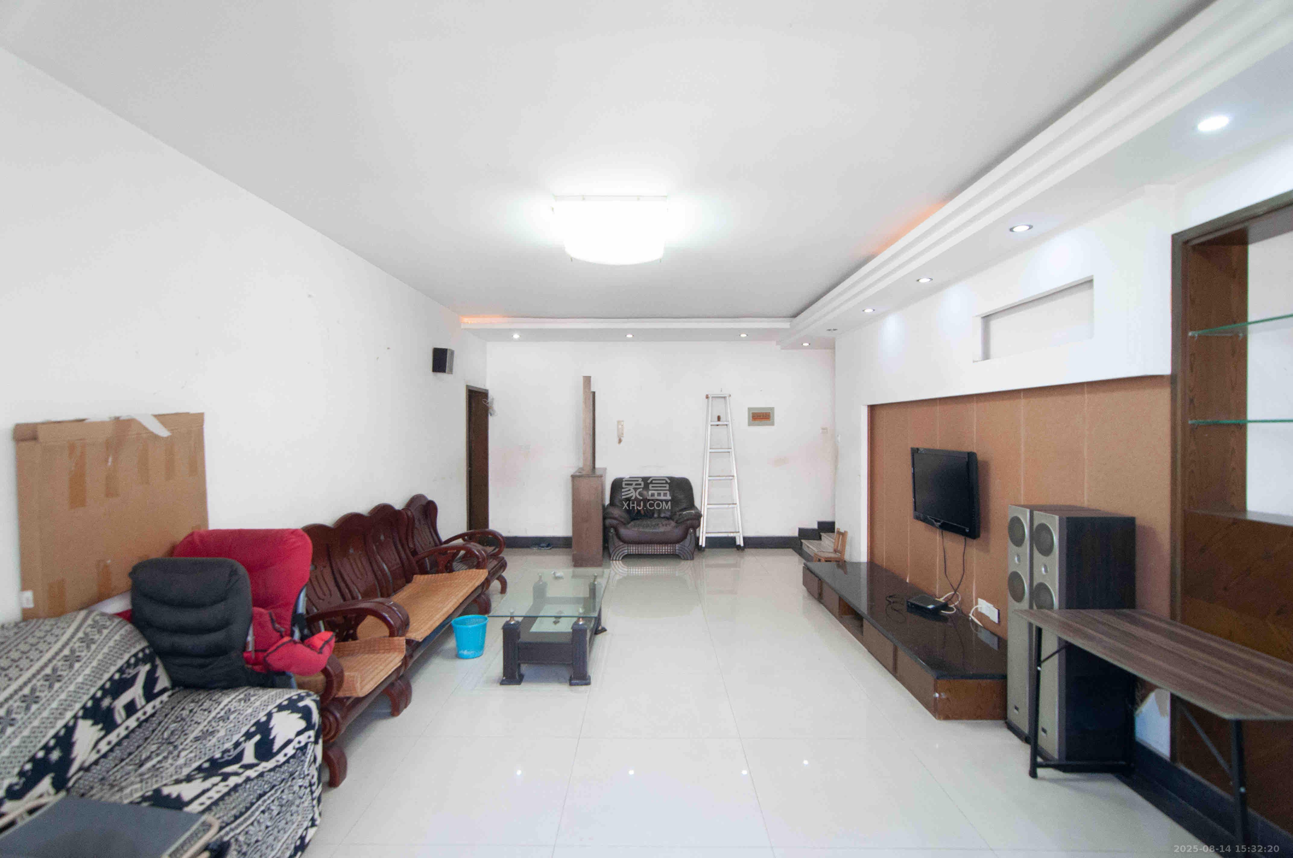 望麓锦园  3室2厅2卫    2300.0元/月室内图