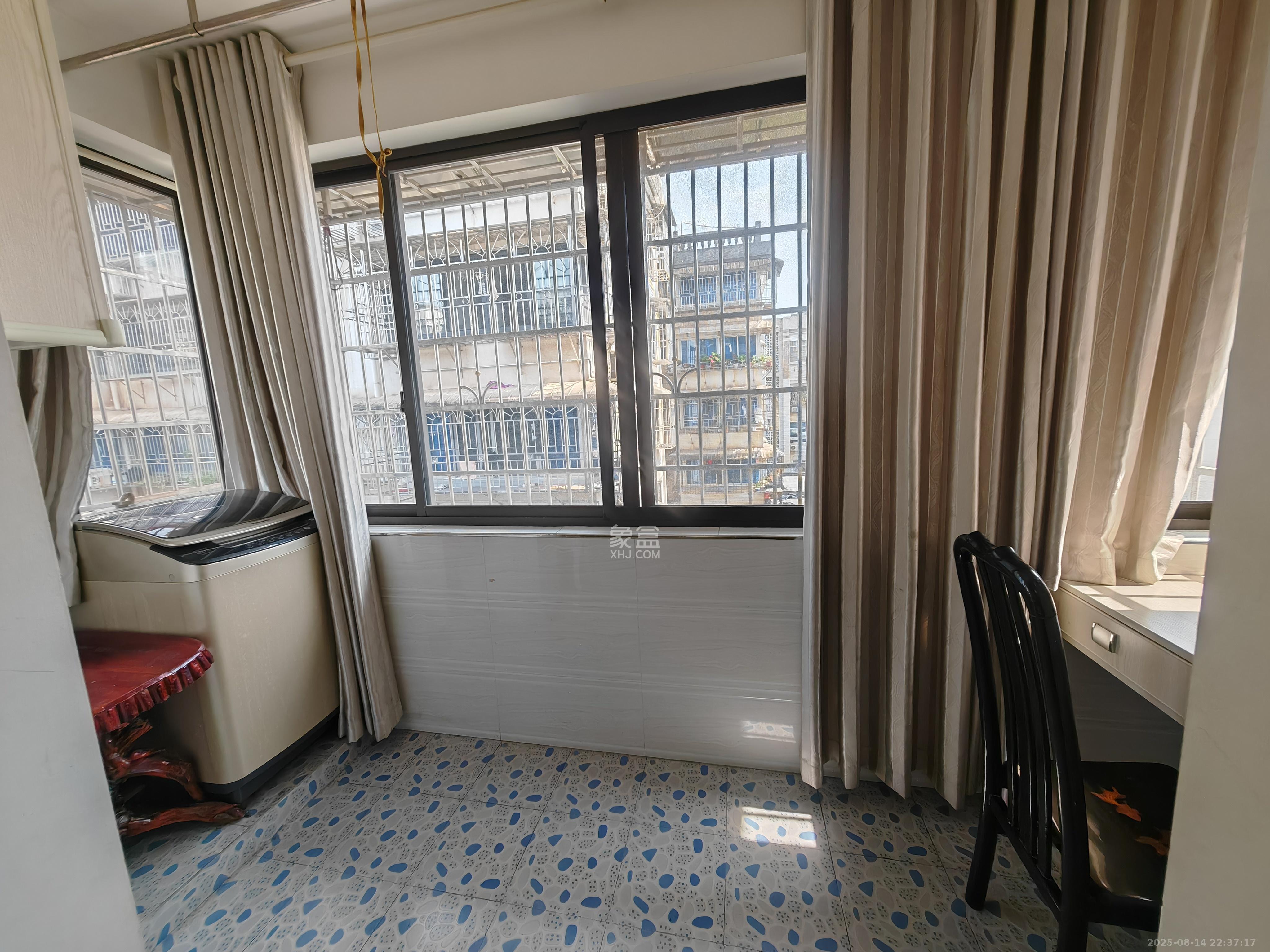 鸿园小区  2室2厅1卫    3000.0元/月室内图