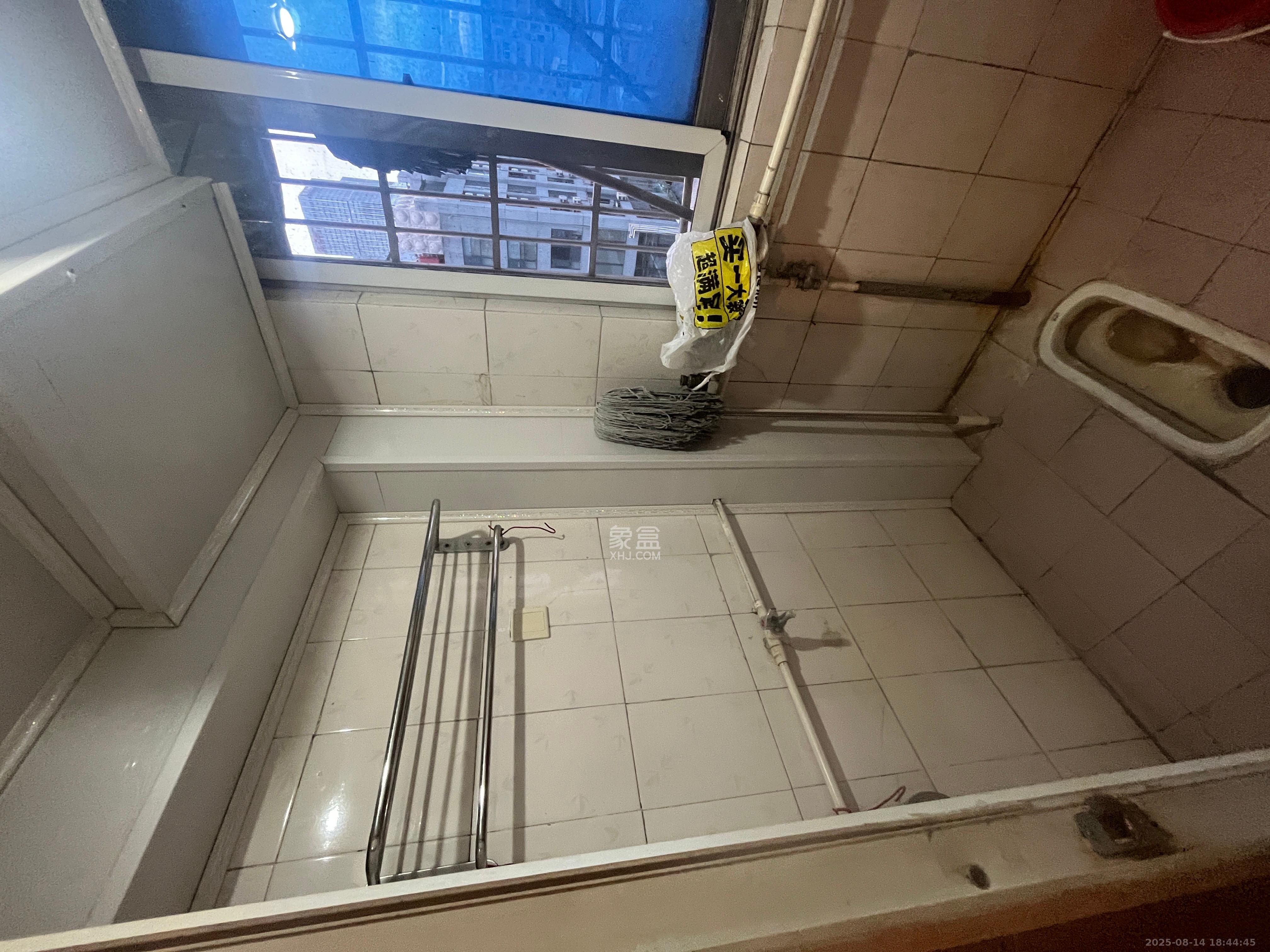 西长街散盘 2室2厅1卫 2000.0元/月 西长街散盘 2室2厅1卫 2000.0元/月室内图