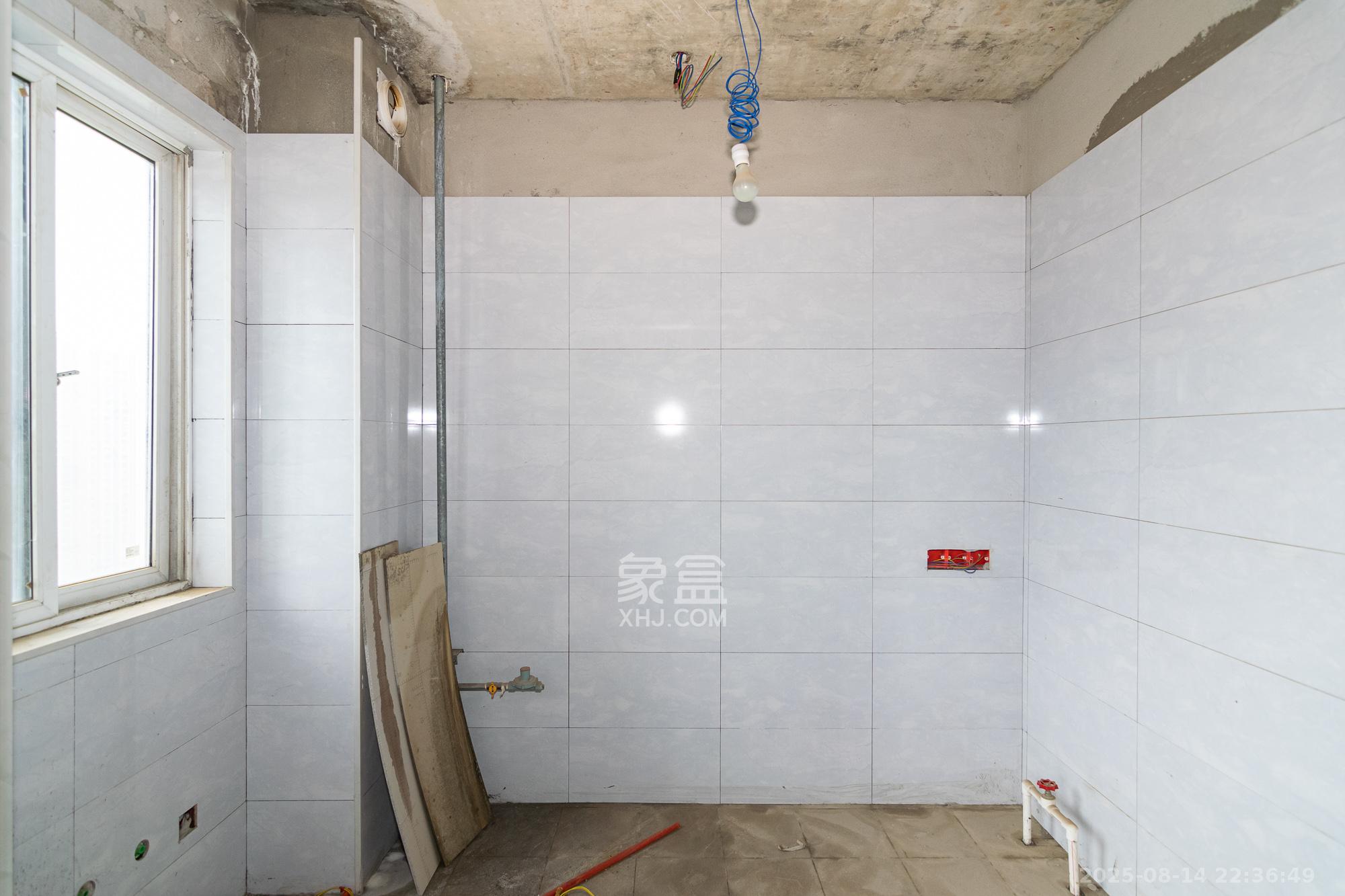 新华联梦想城  4室2厅2卫    85.0万 新华联梦想城  4室2厅2卫    85.0万厨房