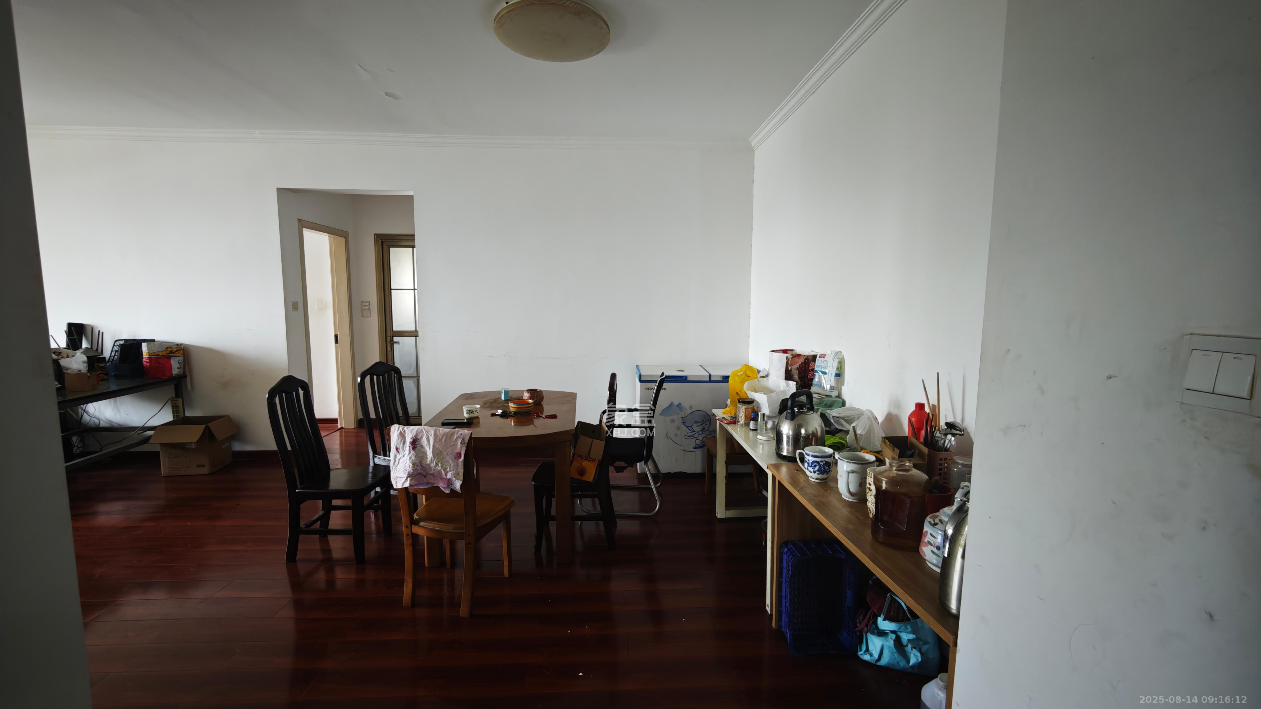 八方小区B区  3室2厅2卫    4000.0元/月室内图