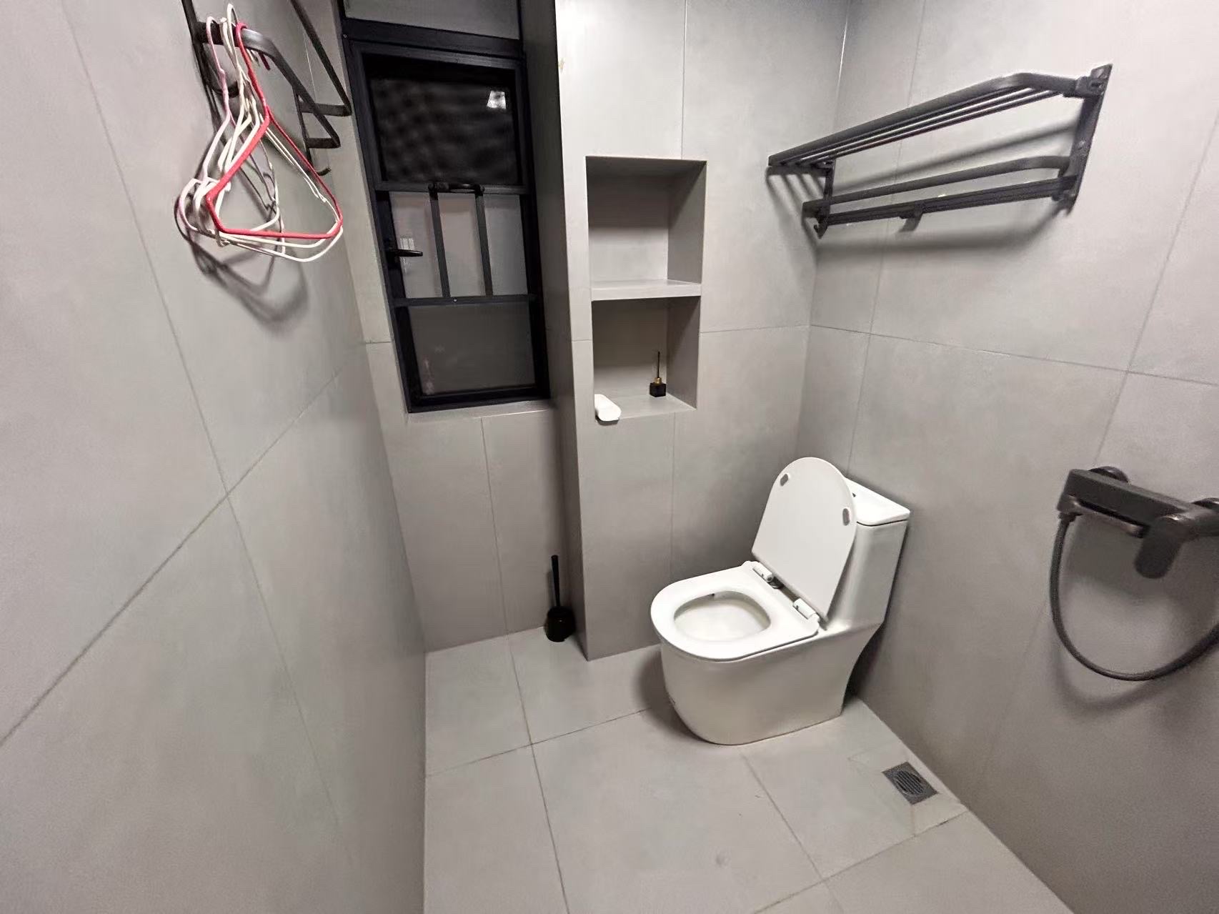 南门口安置小区二期  2室1厅1卫   2100.00元/月室内图
