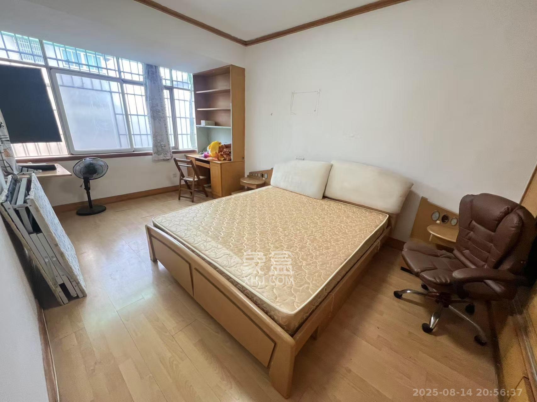 解放四村石子冲  2室1厅1卫    1500.0元/月 解放四村石子冲  2室1厅1卫    1500.0元/月室内图