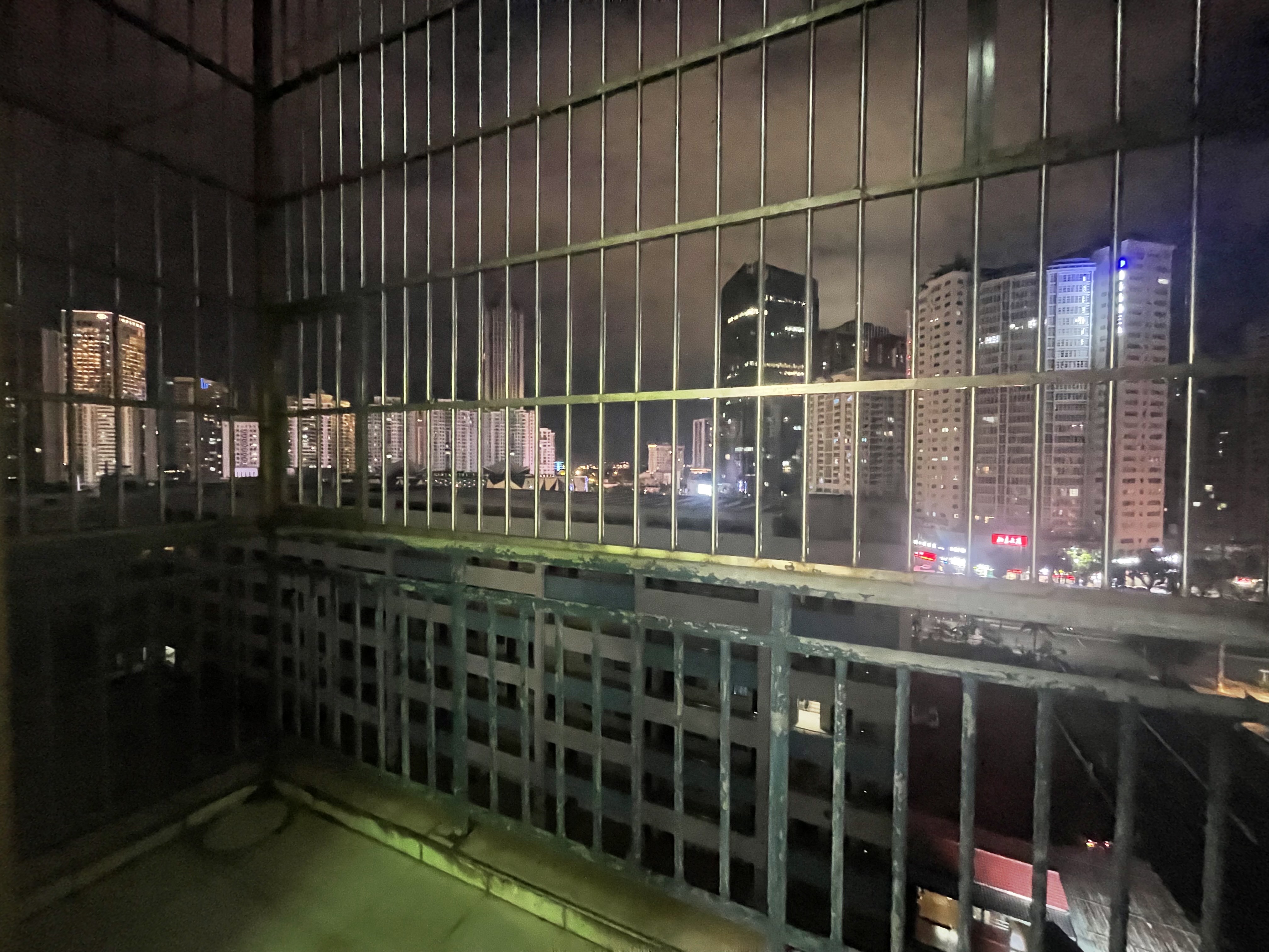 鑫龙大厦  5室2厅2卫   4500.00元/月室内图