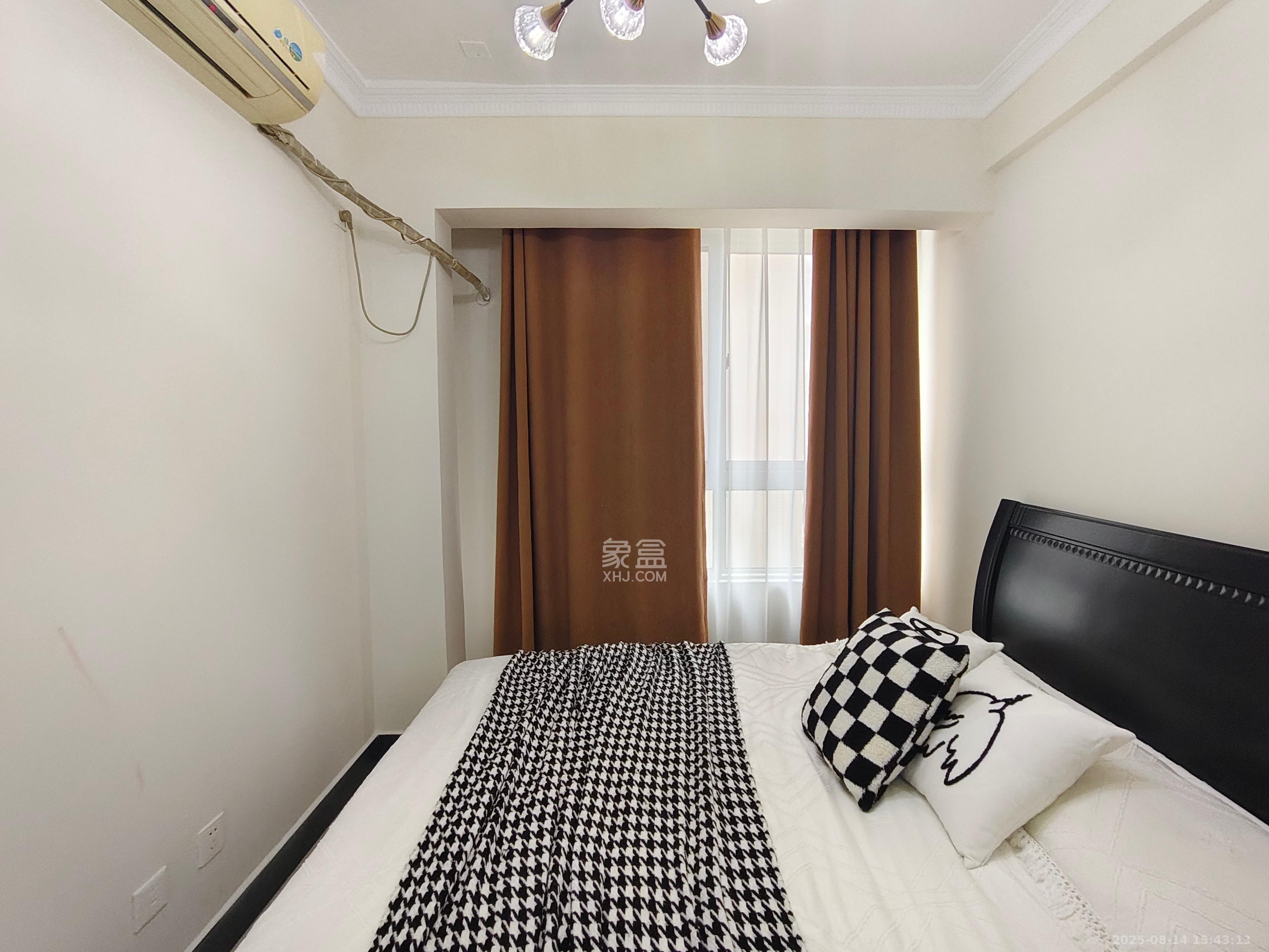 银港水晶城  3室2厅1卫    3000.0元/月 银港水晶城  3室2厅1卫    3000.0元/月室内图