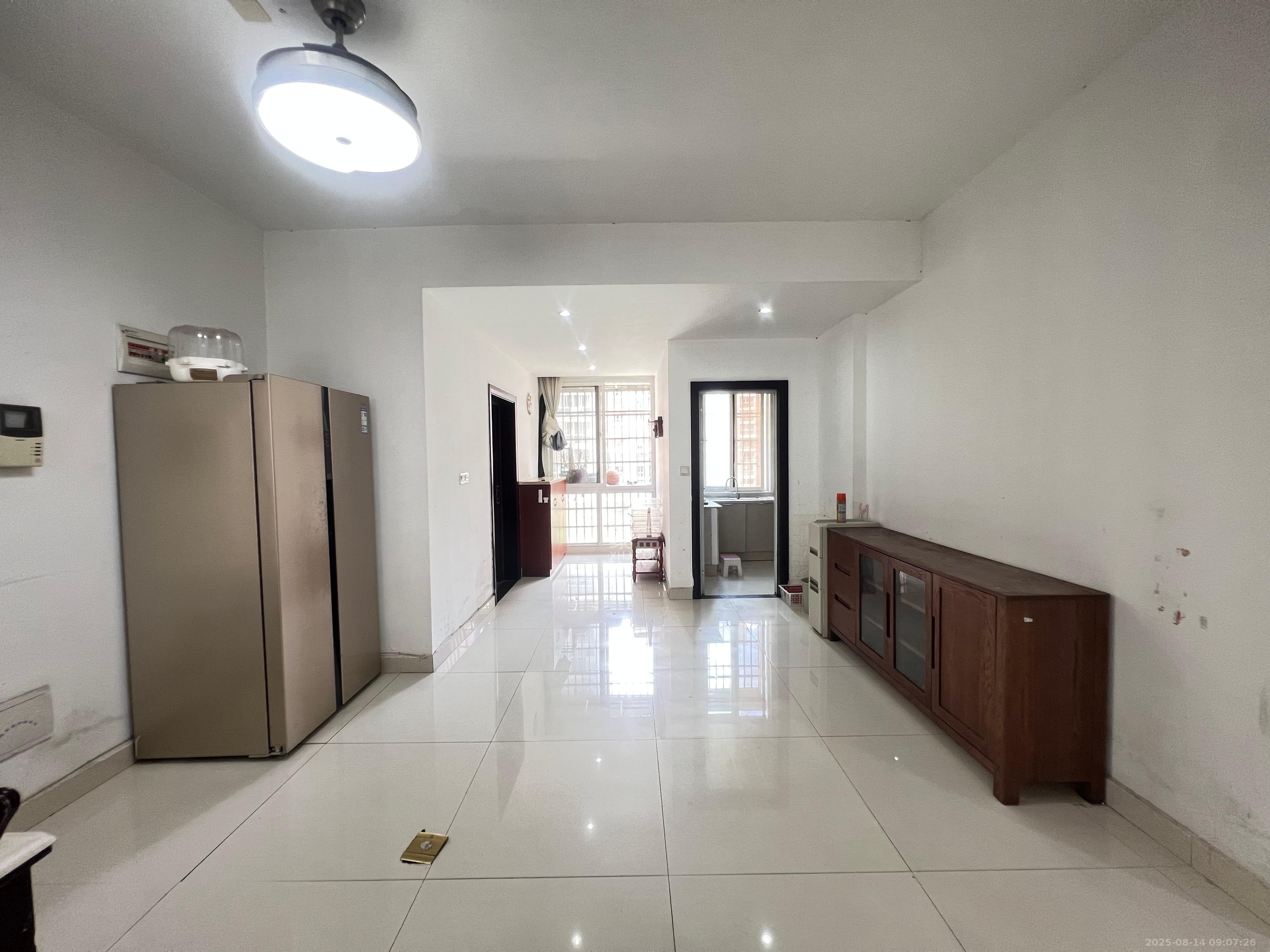 星城国际  3室2厅1卫    1800.0元/月室内图