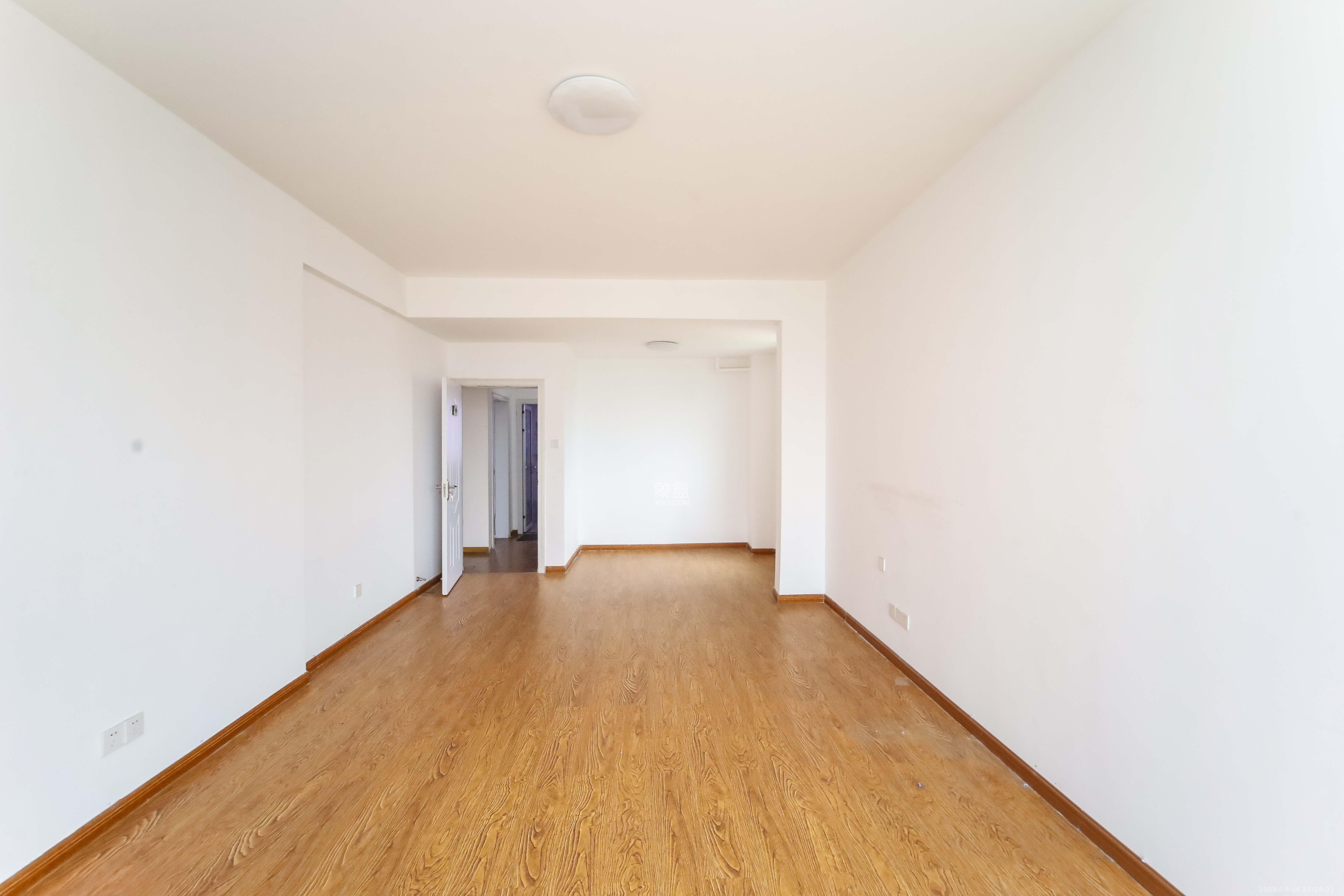 湘域熙岸 4室2厅2卫 240.0万 湘域熙岸 4室2厅2卫 240.0万卧室