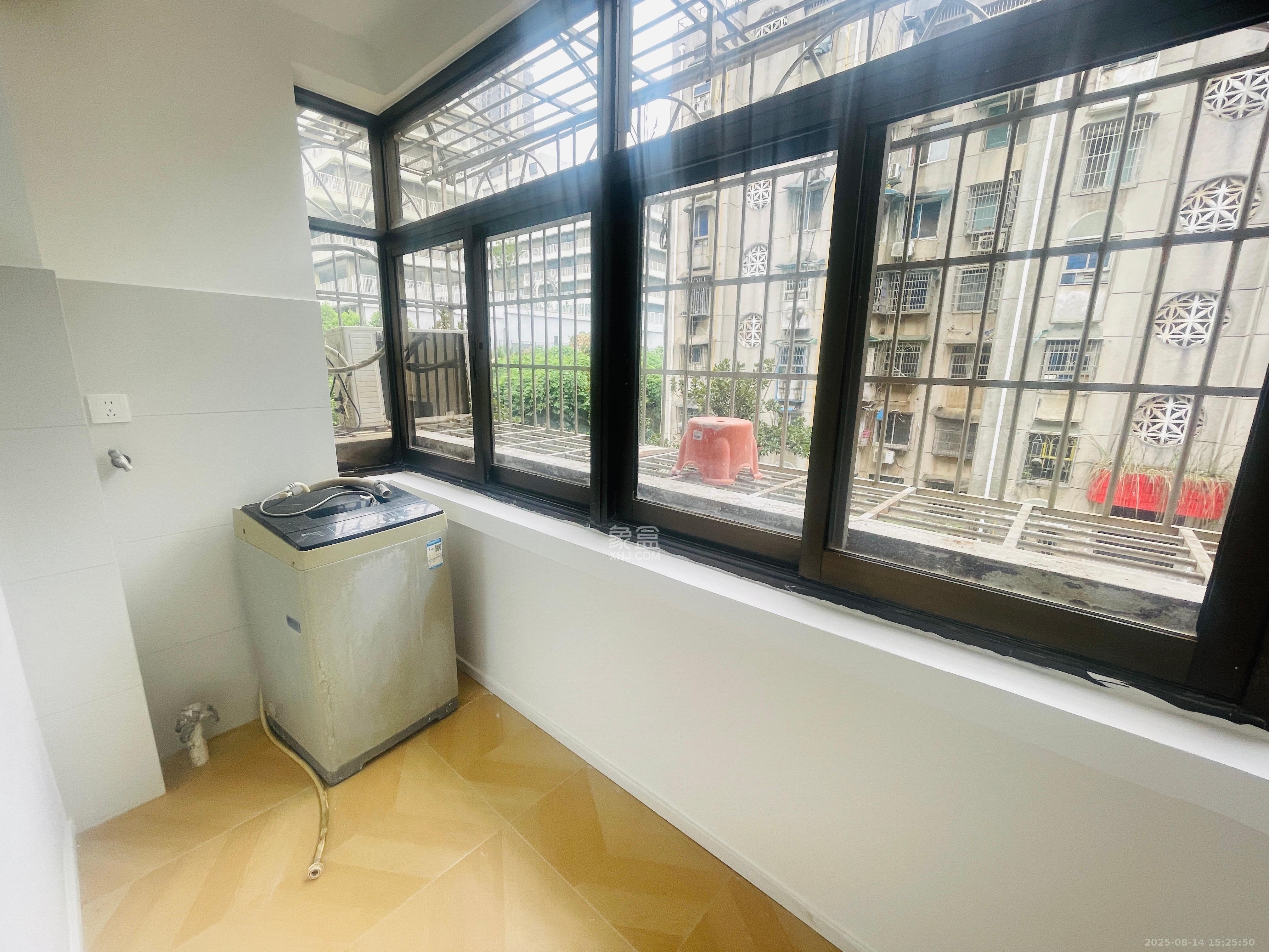 英才园三片 3室2厅1卫 2300.0元/月 英才园三片 3室2厅1卫 2300.0元/月室内图