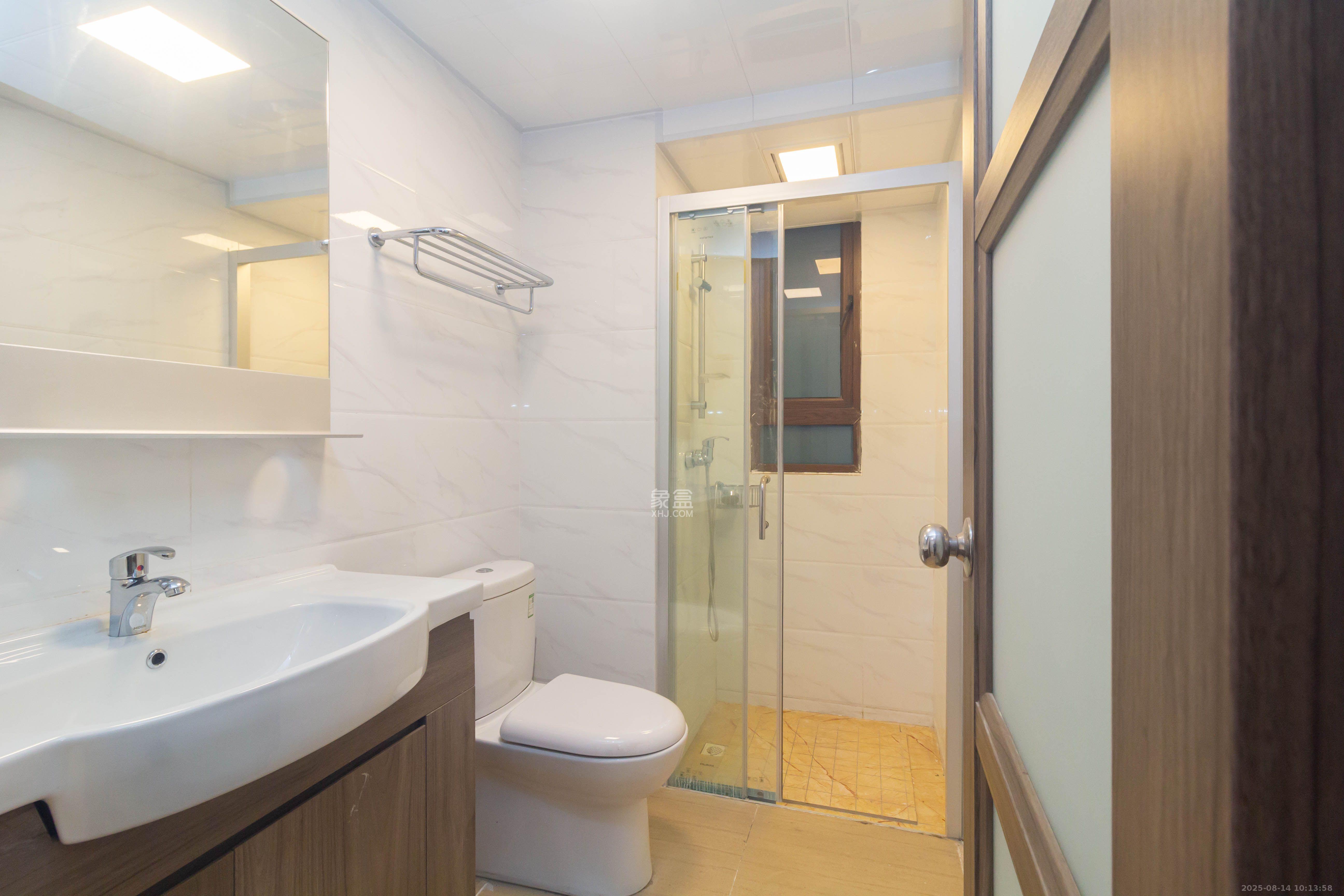 碧桂园星城首府 3室2厅2卫 2400.0元/月 碧桂园星城首府 3室2厅2卫 2400.0元/月室内图