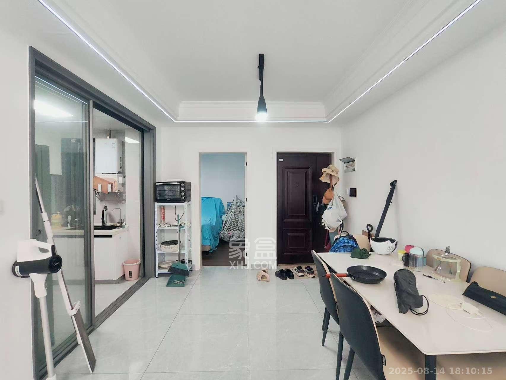 润和滨江广场(润和中央广场)  4室2厅2卫    3200.0元/月 润和滨江广场(润和中央广场)  4室2厅2卫    3200.0元/月室内图