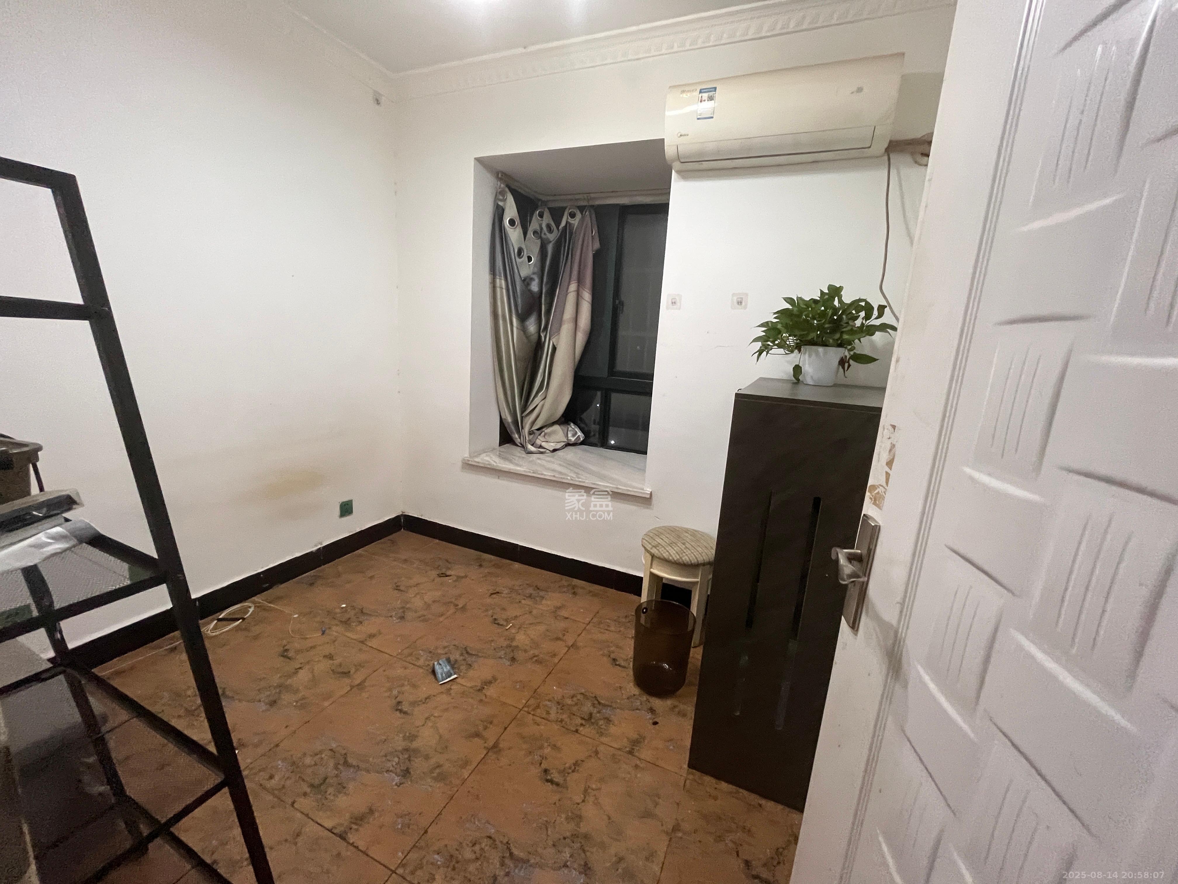 东玺门 3室2厅2卫 2400.0元/月 东玺门 3室2厅2卫 2400.0元/月室内图