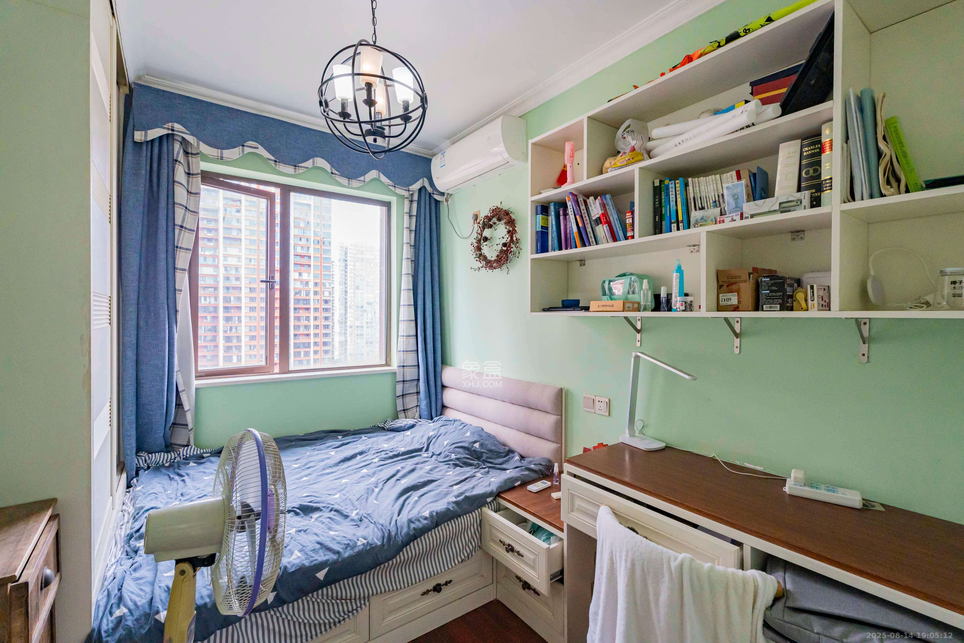 金色溪泉湾  3室2厅2卫    120.0万卧室