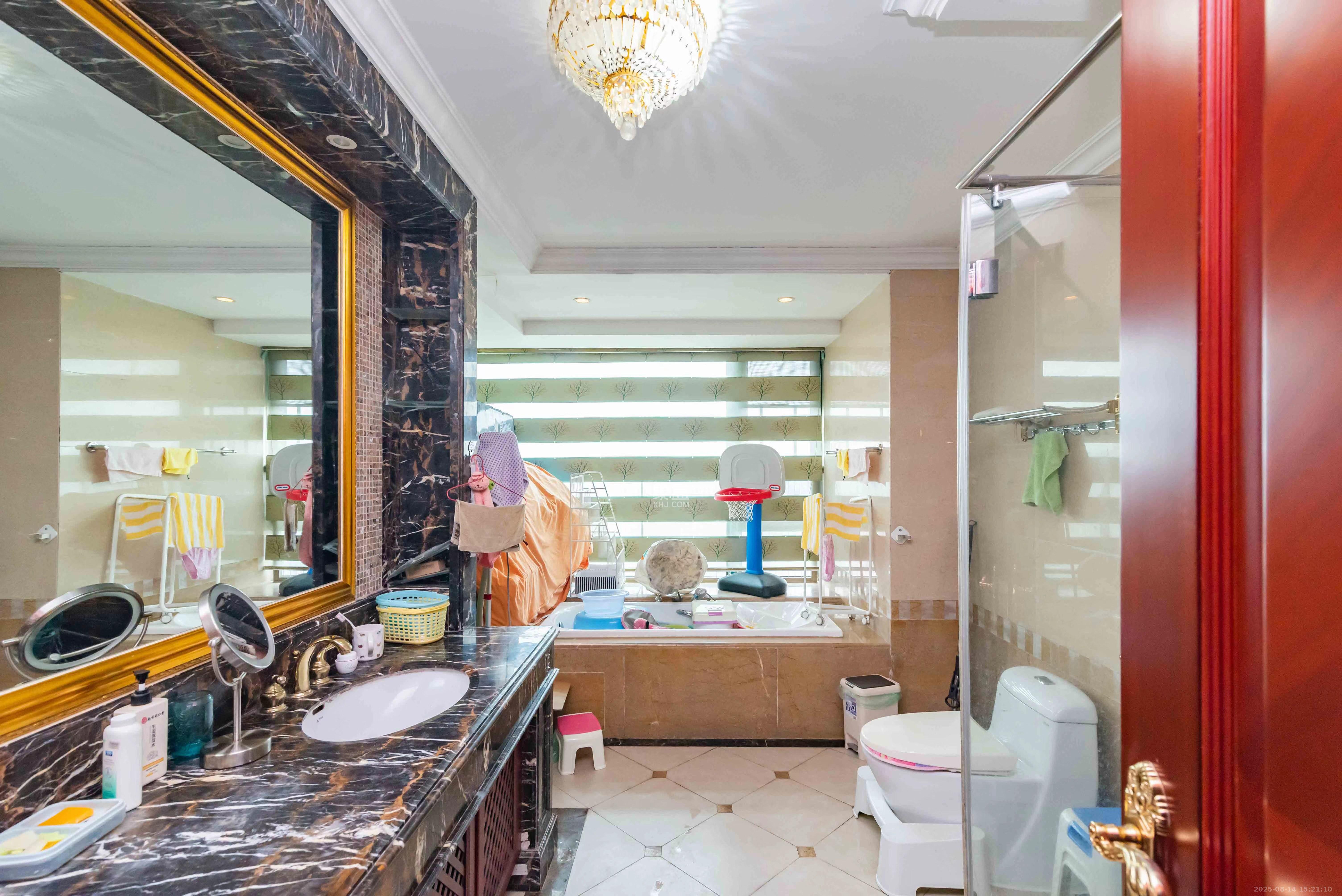 恒大雅苑 5室1厅3卫 8000.0元/月 恒大雅苑 5室1厅3卫 8000.0元/月室内图