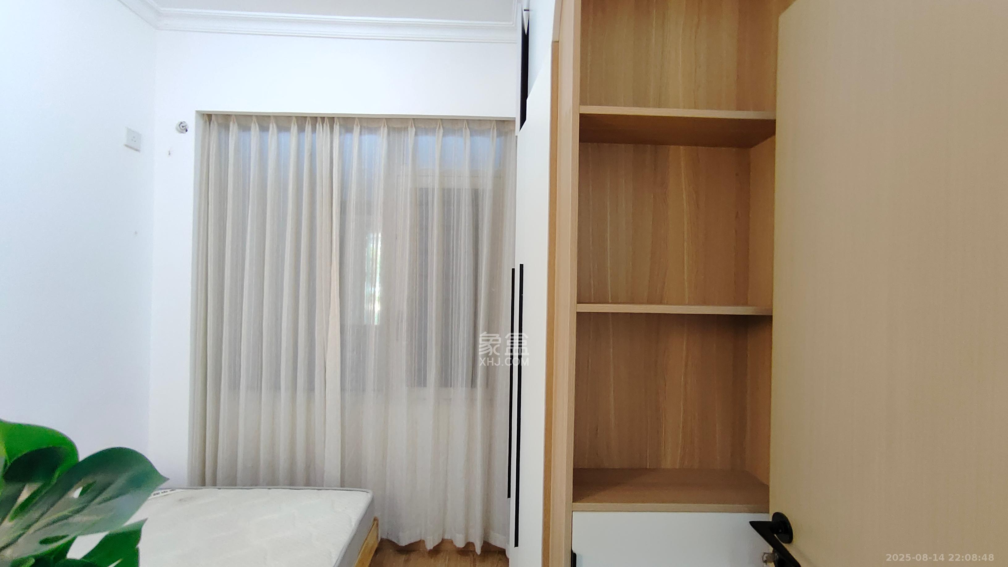 蓝光雍锦半岛  2室1厅1卫   2100.00元/月