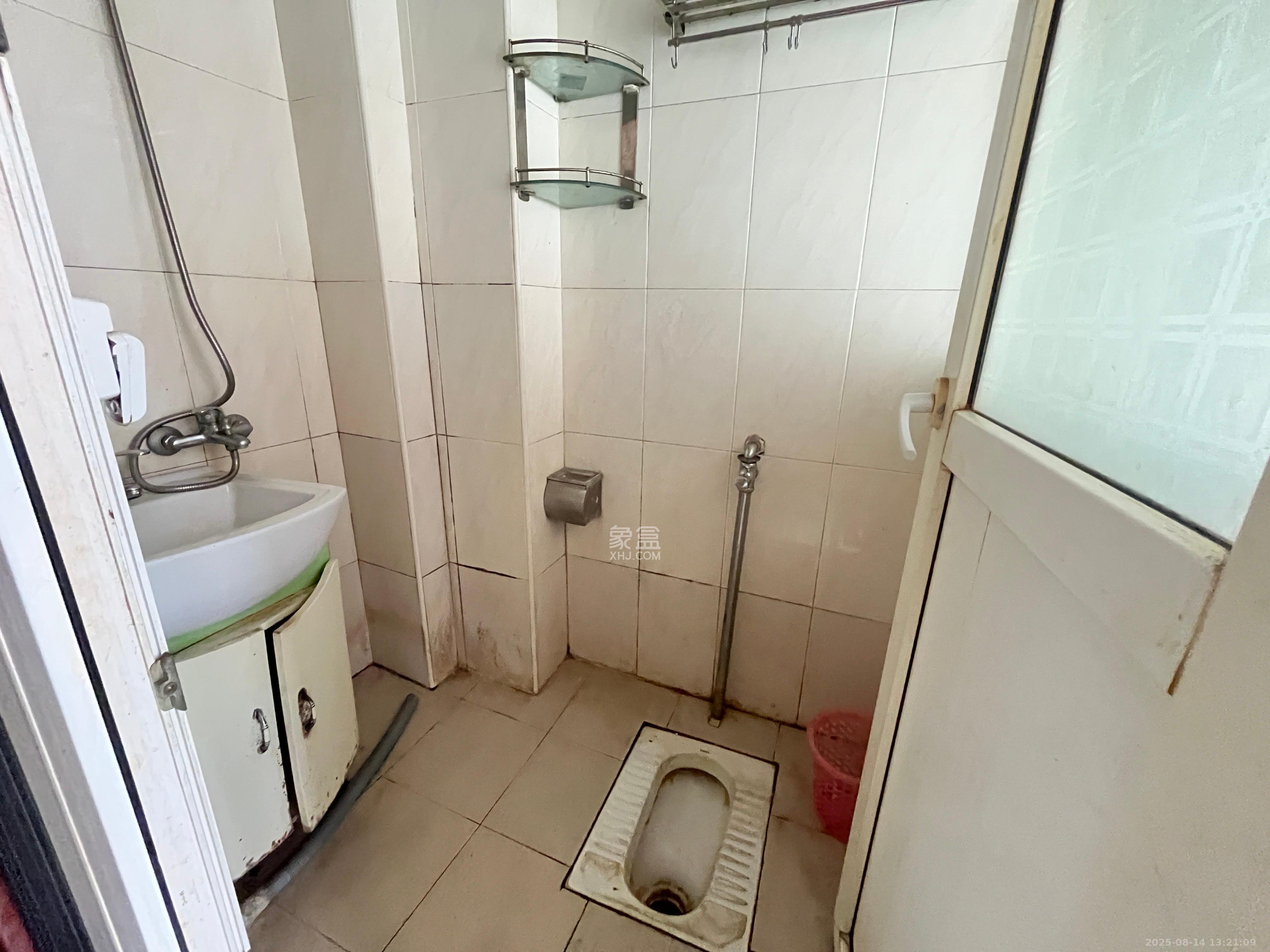 他城（天鸿时代公寓）  1室1厅1卫    1100.0元/月室内图