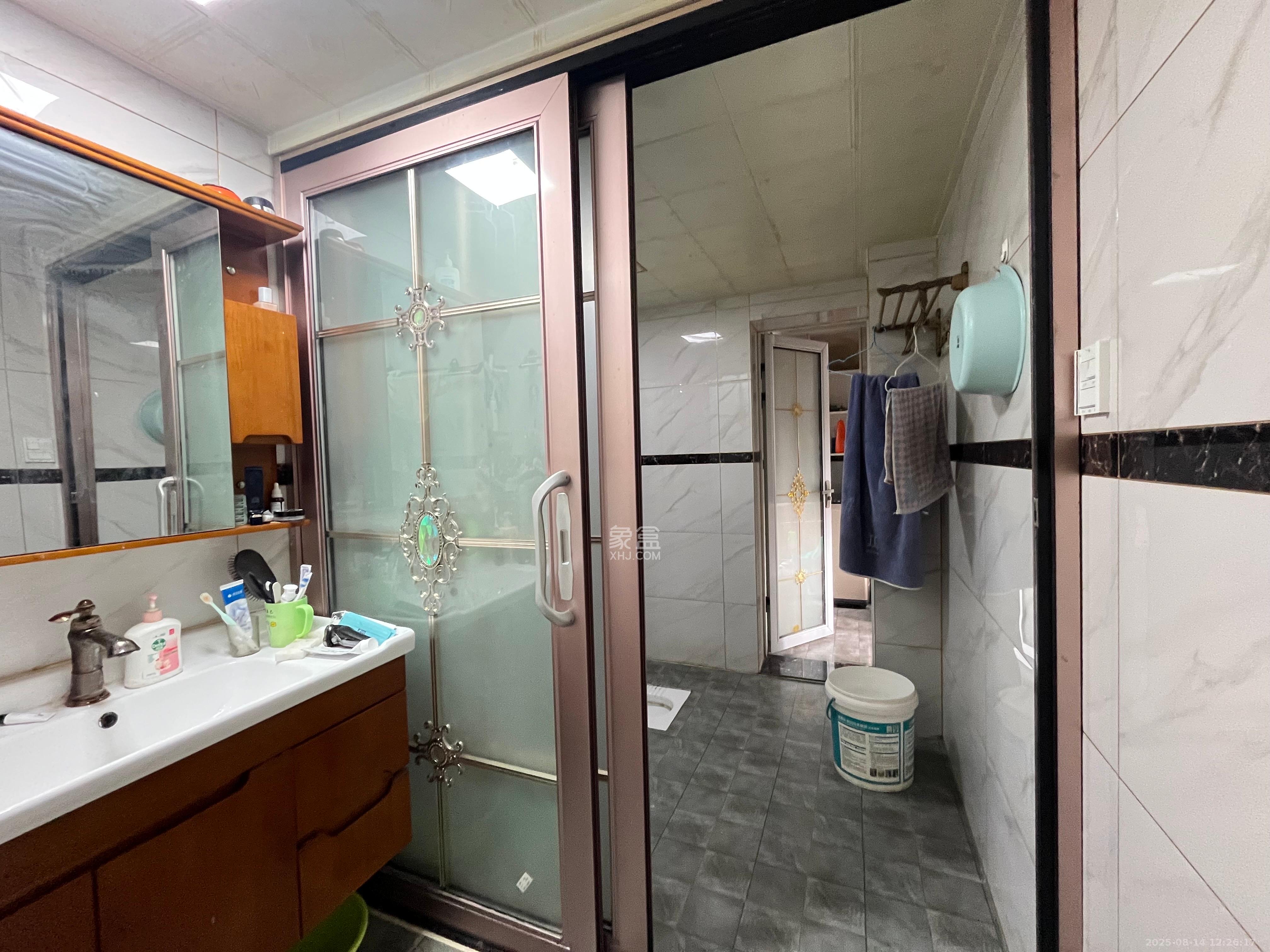 山水湾  1室0厅0卫   2500.00元/月室内图