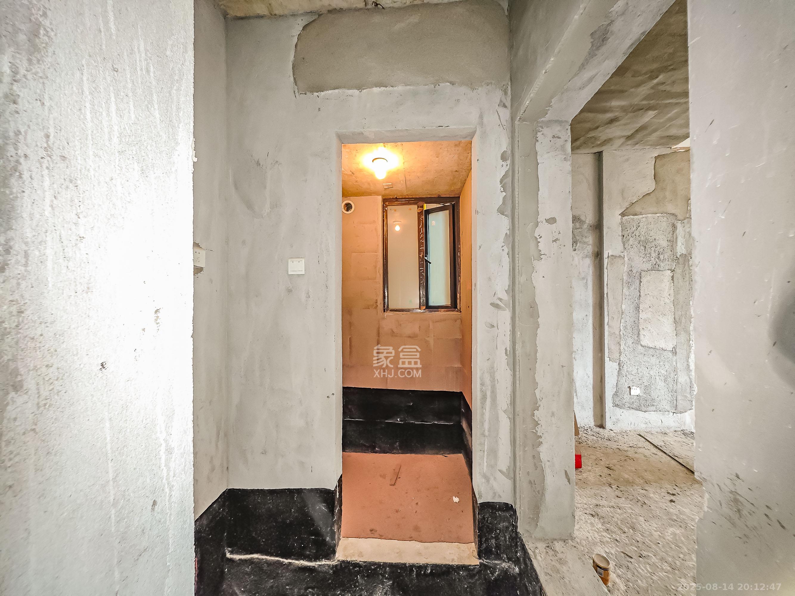 邦盛水岸御园 4室2厅2卫 65.8万 邦盛水岸御园 4室2厅2卫 65.8万卫生间